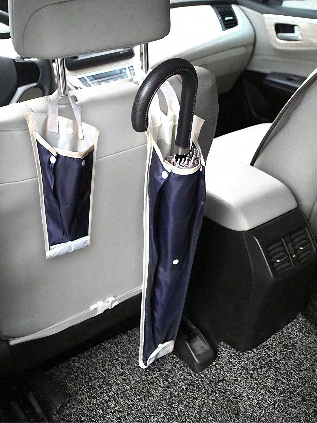 1pc Universal Car Seat Back Umbrella Holder- Waterproof Nylon Storage Bag, Hanging Design, Holds Up To 3 Umbrellas, Foldable, Easy Installation, Convenient For Rainy Days And Commuting, Car Umbrella