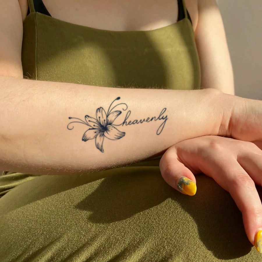 1pc Waterproof & Smudge-Proof Temporary Tattoo Sticker, PVC Faux Lily Flower Tattoo Decal, Suitable For Daily Use By Men & Women