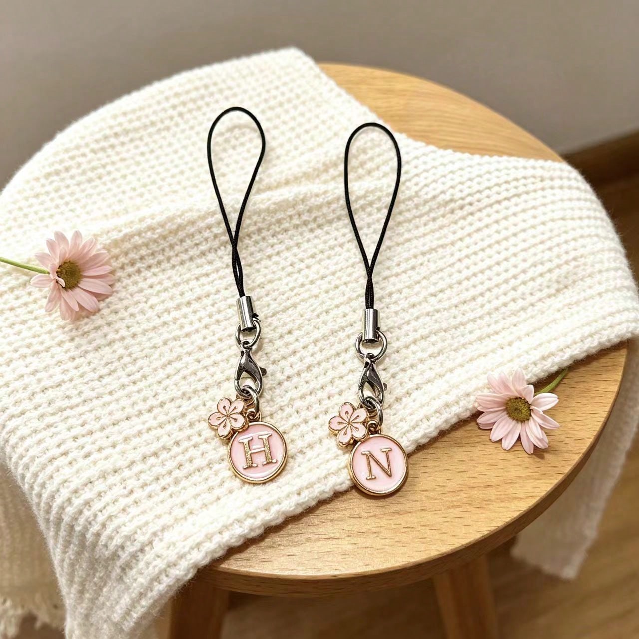 1pc White Cherry Blossom Round English Letter A-Z Pendant Phone Charm