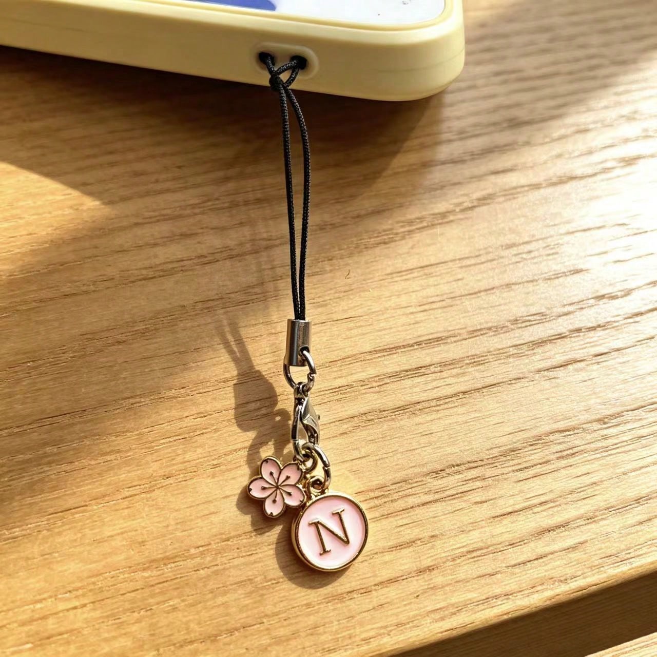 1pc White Cherry Blossom Round English Letter A-Z Pendant Phone Charm