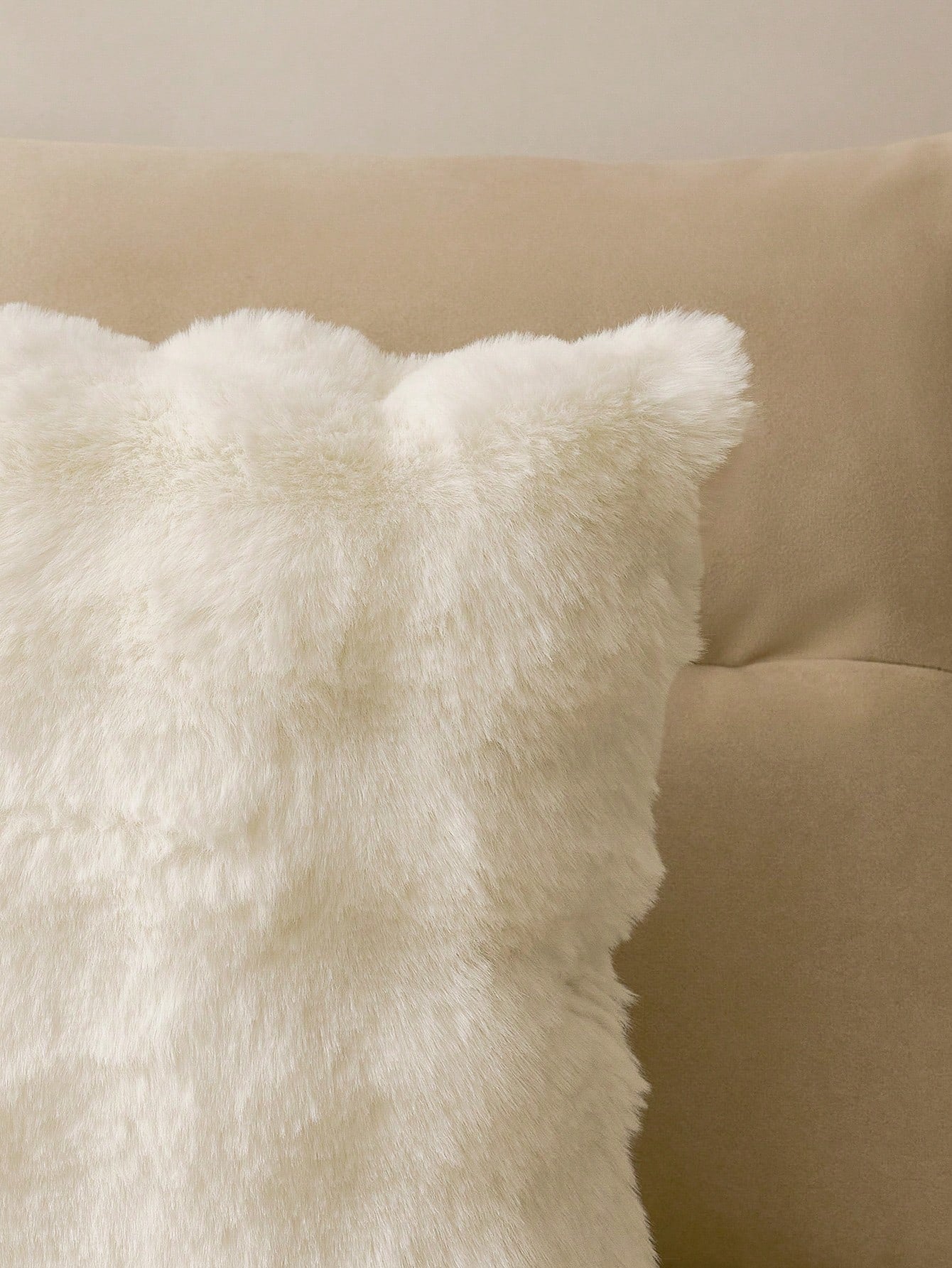 1pc White Decorative Faux Rabbit Fur Cushion Cover Without Filler, Modern Flannelette Fuzzy Plush Throw Pillow Cover Zipper Closure For Home, For Sofa, Living Room