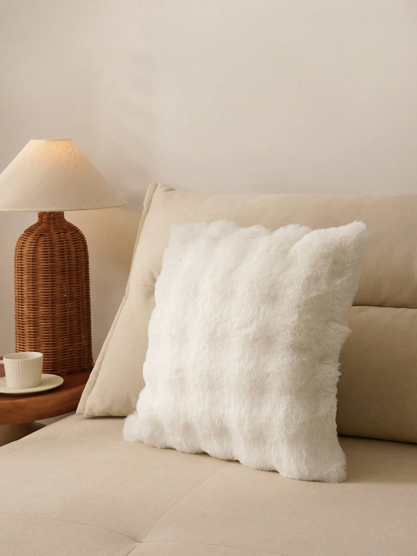 1pc White Decorative Faux Rabbit Fur Cushion Cover Without Filler, Modern Flannelette Fuzzy Plush Throw Pillow Cover Zipper Closure For Home, For Sofa, Living Room