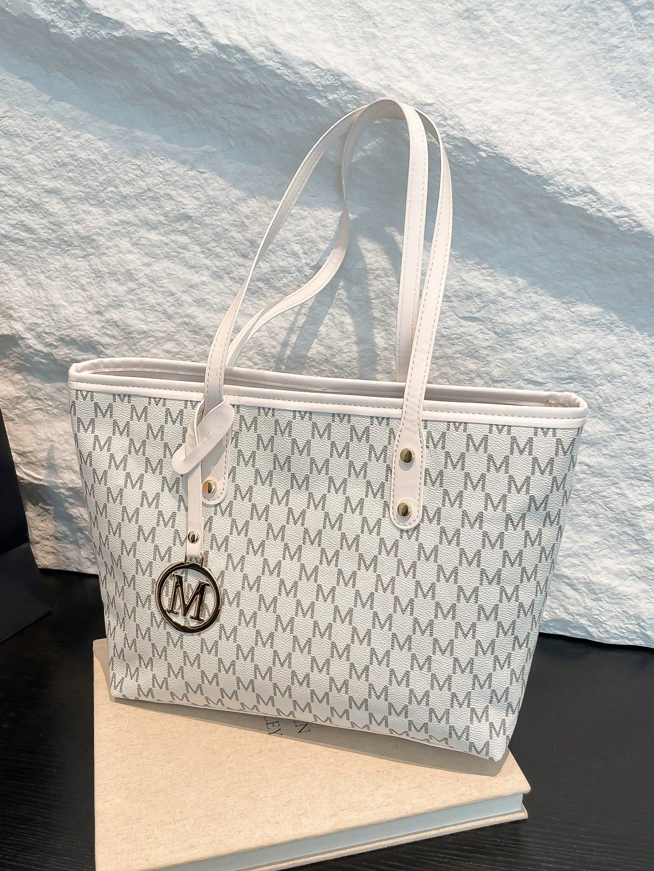 1pc White Vintage Floral Letter Embellished PU Tote Bag, Large Capacity Shoulder Bag With Metal Hardware, Cream Bag