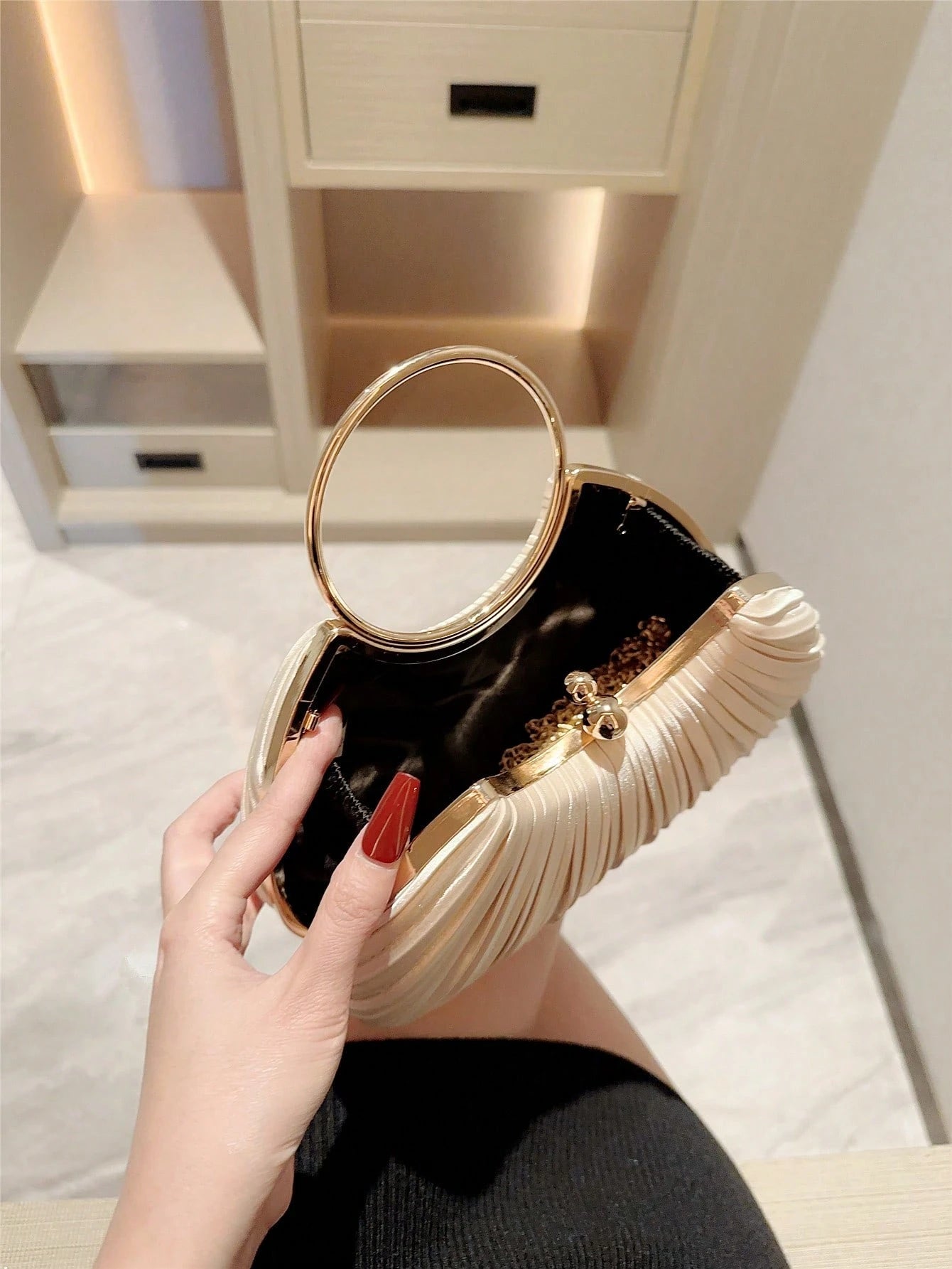 1pc Women's Elegant Pleated Box Design Party Handbag, Luxury Rhinestone Clutch, Charming Formal Evening Bag,Bride, Wedding Items, Gift For Her