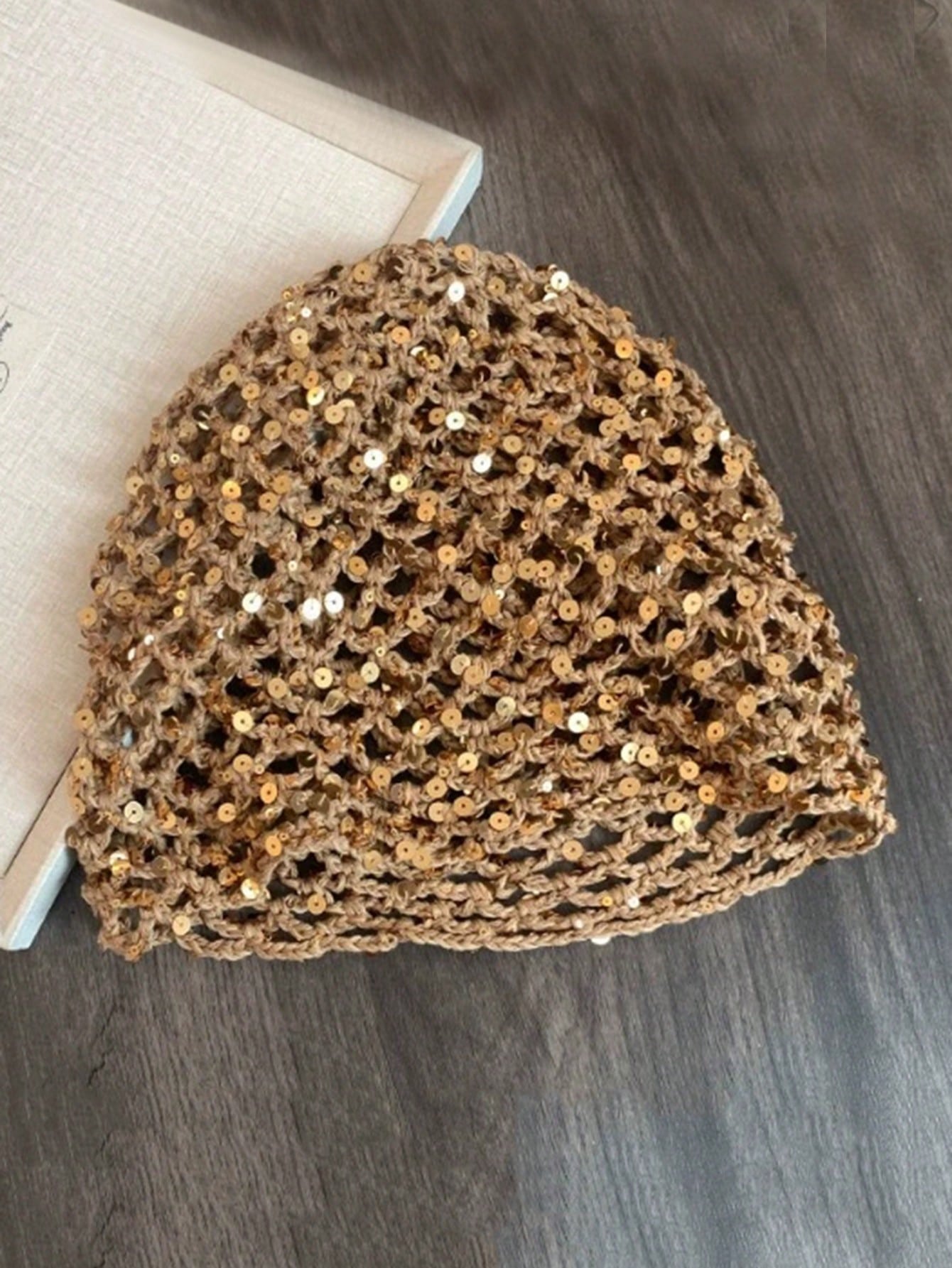 1pc Women's Y2K Cute Casual Fashion Colorblock Sequin Hollow Breathable Handmade Knitted Hat, Suitable For Outings, Photo Decoration, Music Festivals, Holidays And Other Occasions.