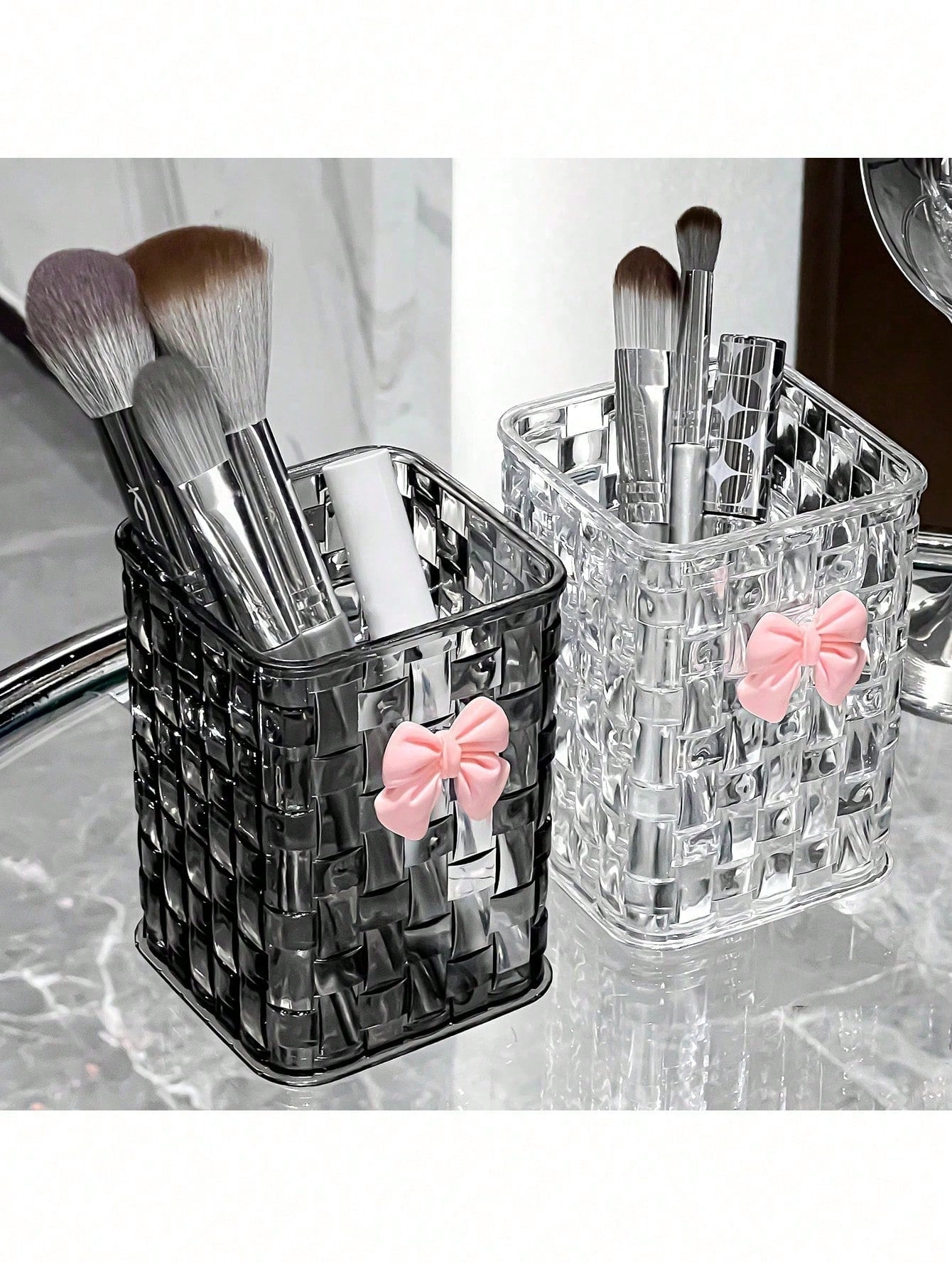 1pc Woven-Texture Plastic Makeup Brushes Holder With Butterfly Sticker – Large Capacity Desktop Pens Organizer Box, Plastic Transparent WhiteBlack, Multi-Purpose Desktop Storage Container For Makeup B