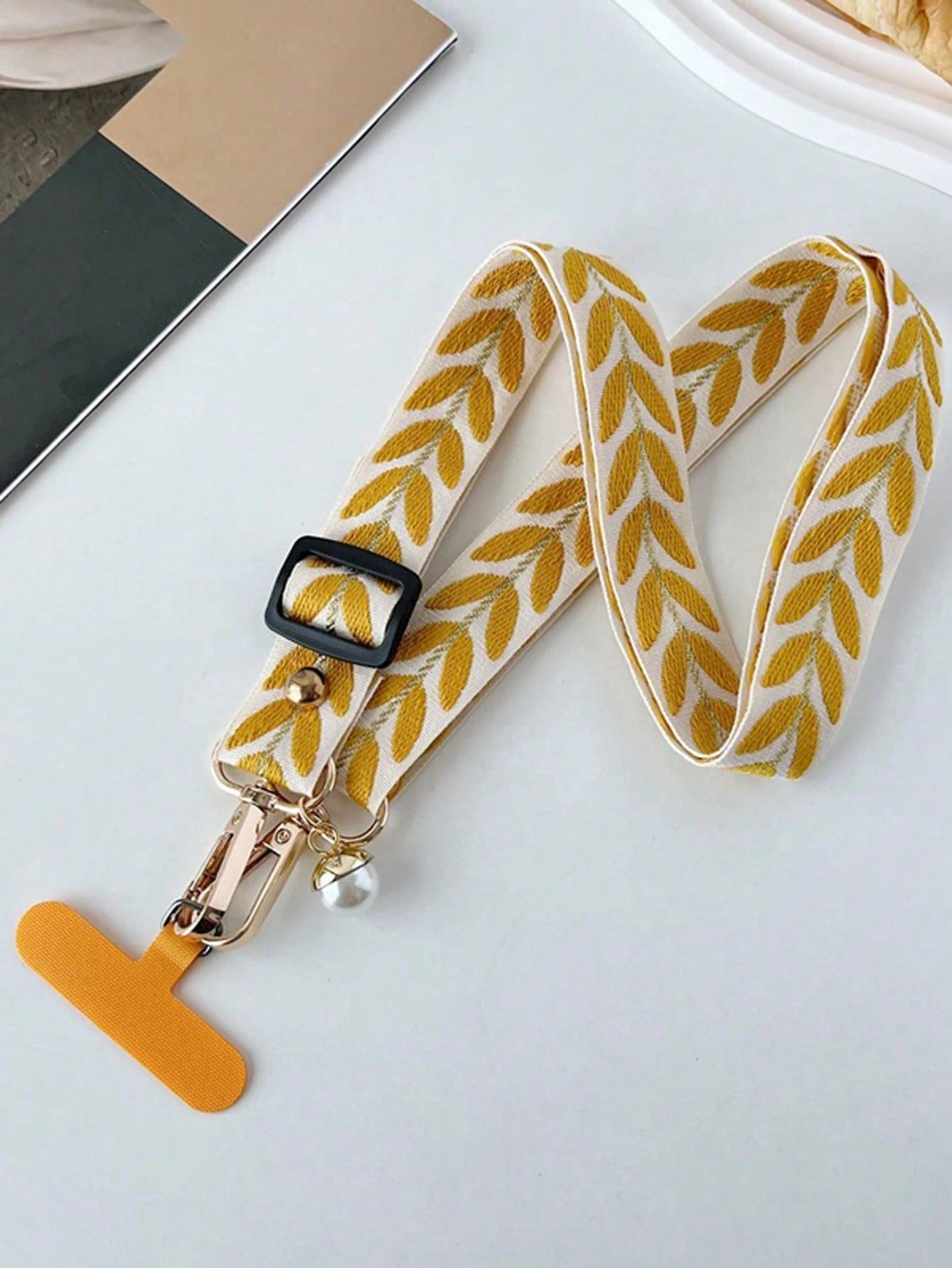 (2 Adjustable Fasteners Randomly) Adjustable Green Leaf Phone Lanyard With Faux Pearl Pendant, Suitable For Work ID Or Casual Use Gifts For Mother, Family, Friends, Birthday, Holiday Phone Charm, Phon
