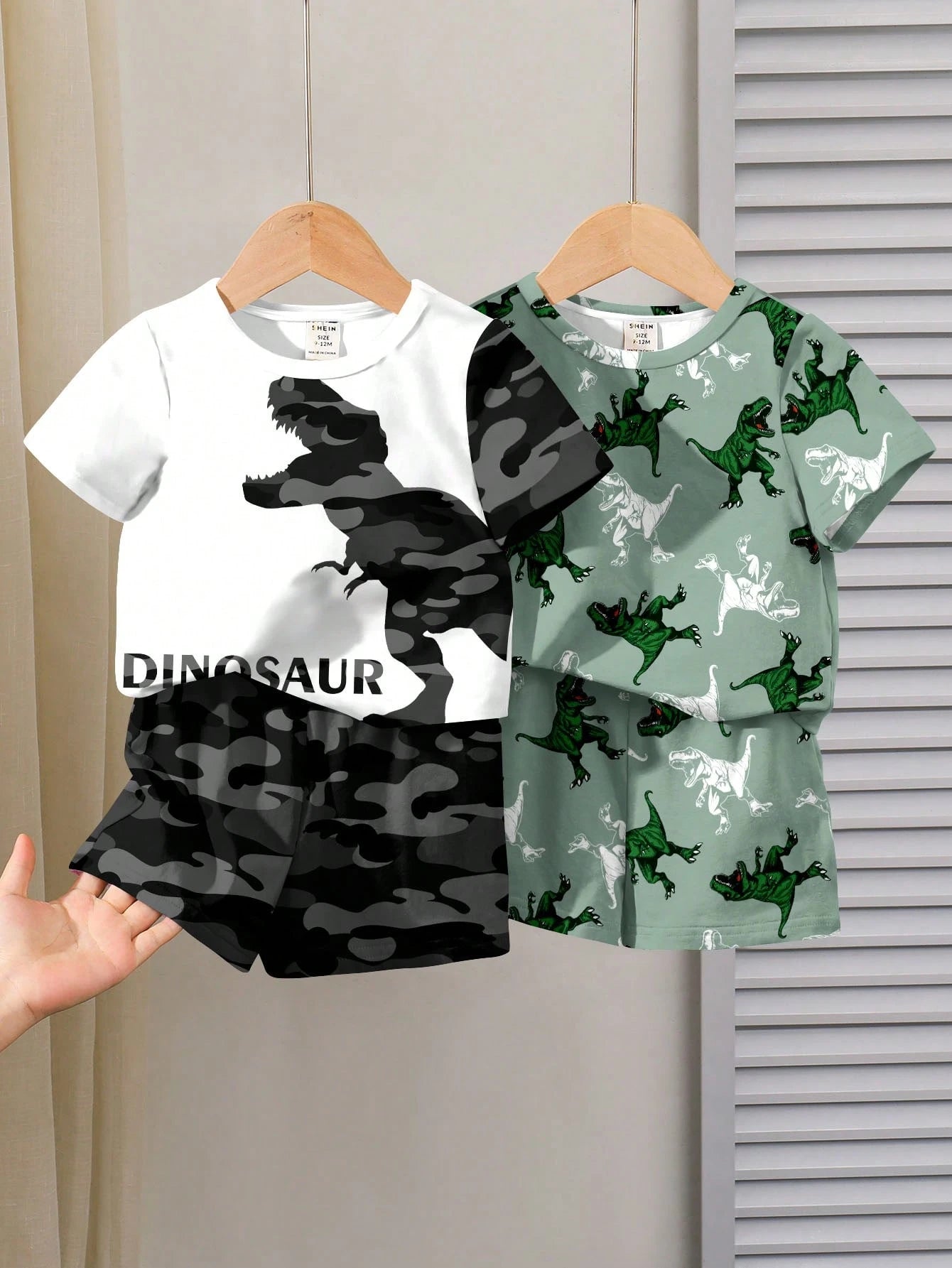 2 Random Sets Of 4pcs Baby Boy Casual Dinosaur Graphic Print T-Shirt And Shorts Sets, Suitable For Spring/Summer