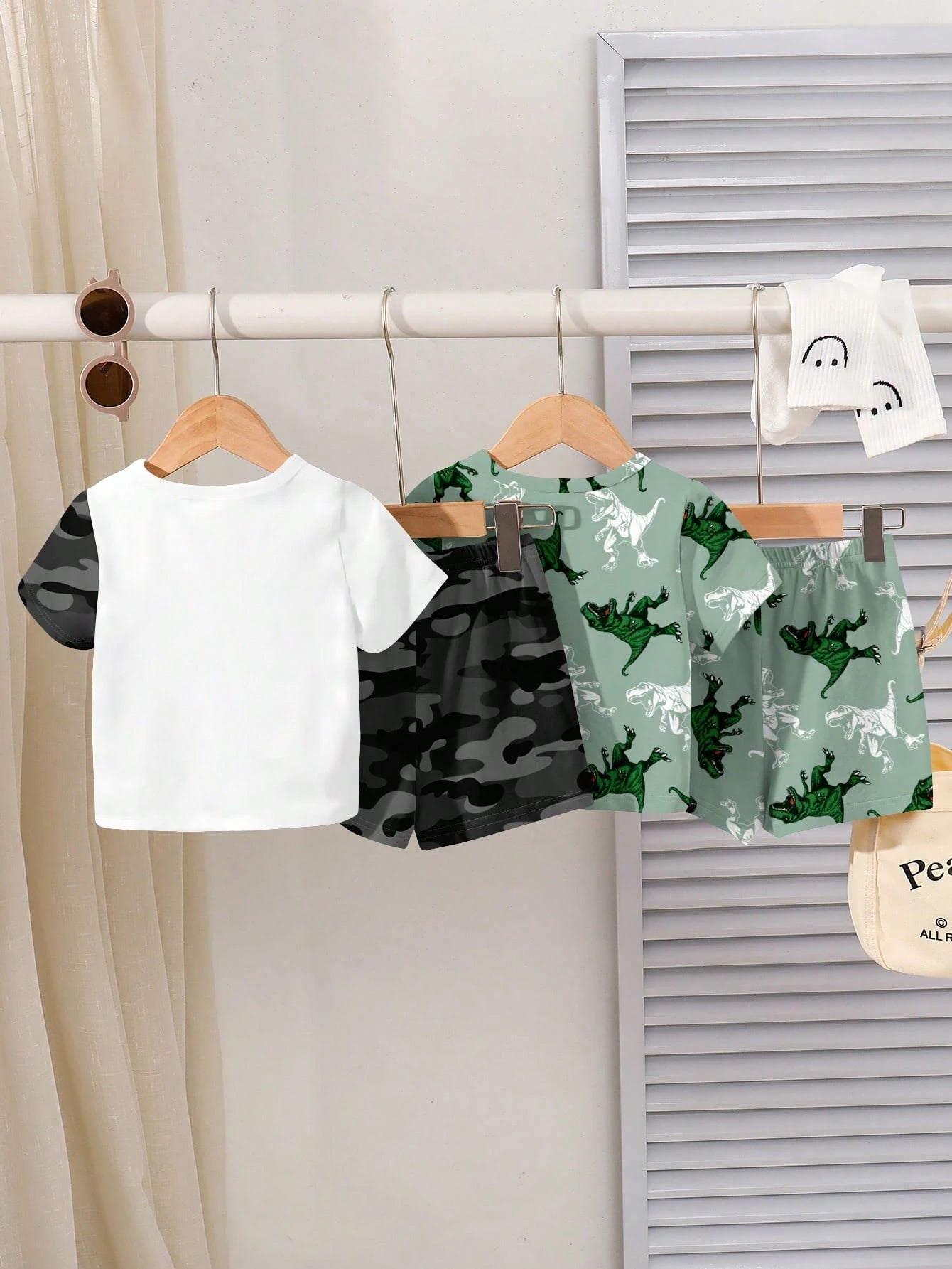 2 Random Sets Of 4pcs Baby Boy Casual Dinosaur Graphic Print T-Shirt And Shorts Sets, Suitable For Spring/Summer