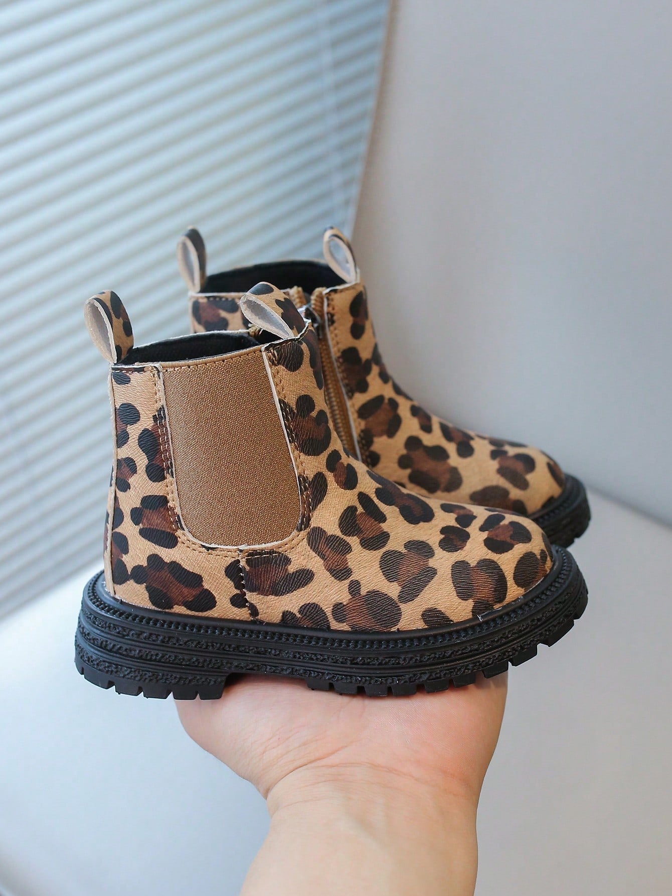 2024 Fashion New Leopard Print Kids Ankle Boots Girls Flat Side Zip Chelsea Boots Soft Bottom Versatile Princess Boots