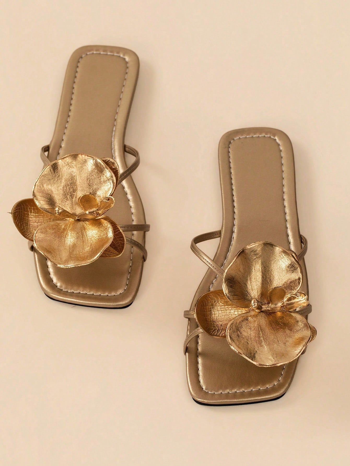 2026 New Women's Shiny Metallic Flower Decor Flat Slide Sandals, Metallic Gold Glitter Bottom Square Toe Open Toe Summer Sandals, Sparkling Sequin Elegant Bohemian Vacation Style, Comfortable Lightwei