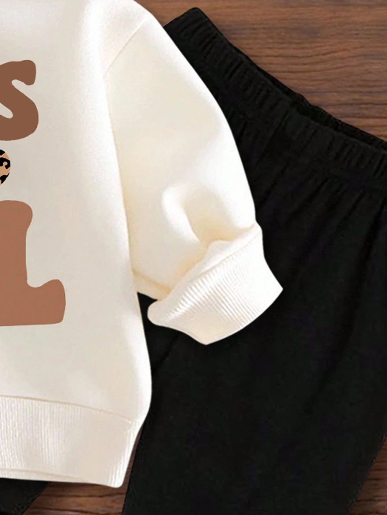 2pcs Baby Girl Cute Leopard Print Heart & Letter ""GIRL"" Pattern Brown And White Knit Sweatshirt And Black Leggings Set,Autumn Matching Family Style