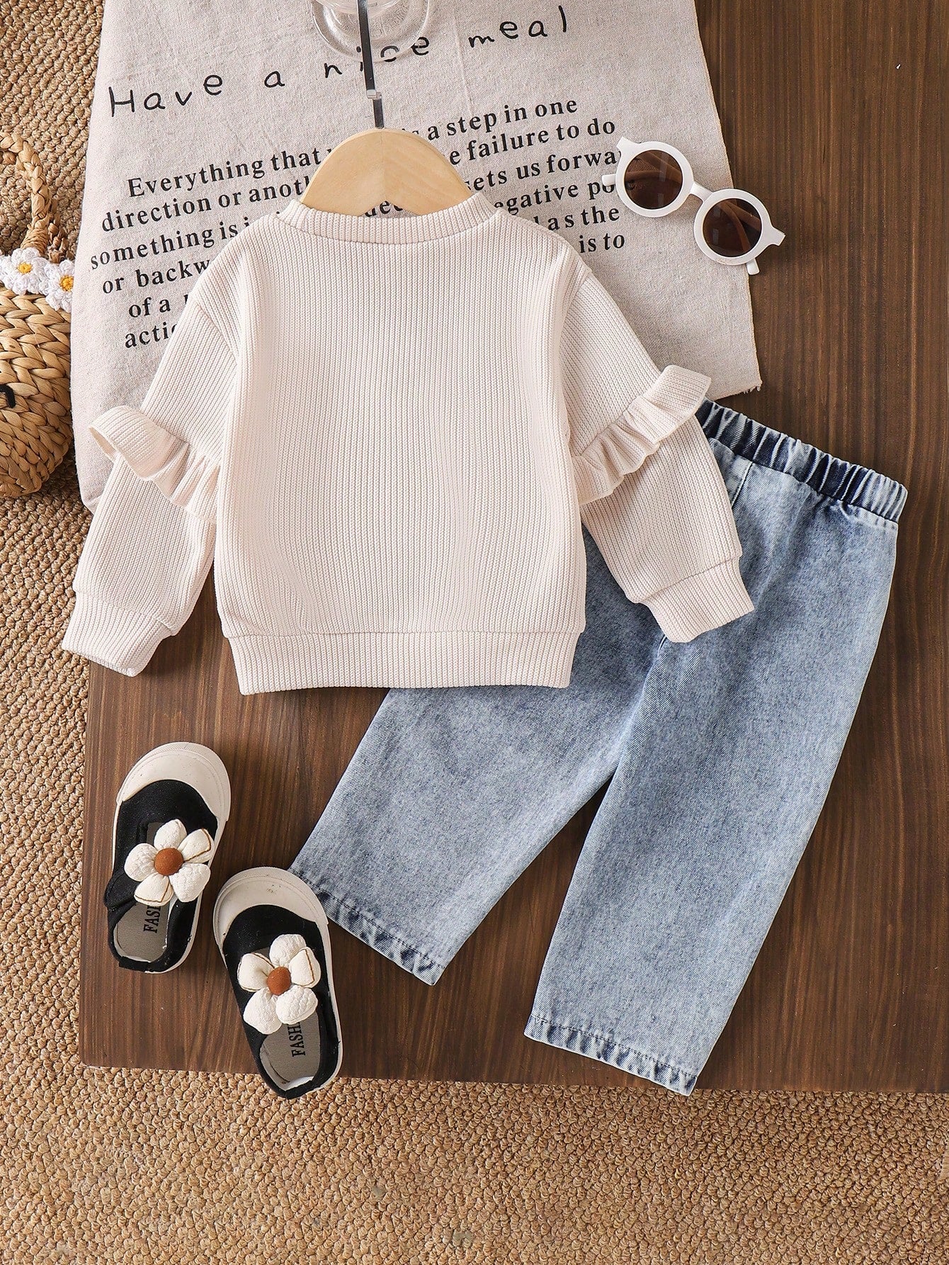 2pcs Baby Girls Casual Floral Applique Long Sleeve Top With Pocket & Denim Pants Set, Spring/Autumn