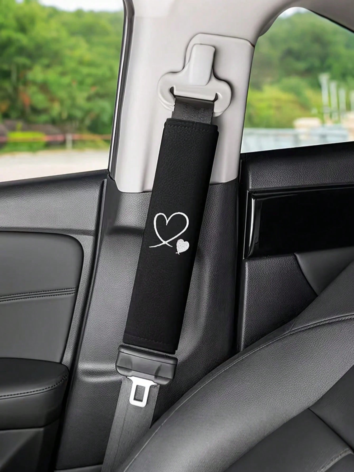 2pcs Heart Embroidered Car Seat Belt Shoulder Pads, Black Car Accessories, Soft Breathable Fabric, Enhance Interior Comfort, Upgrade Driving Experience, Fashion Design
