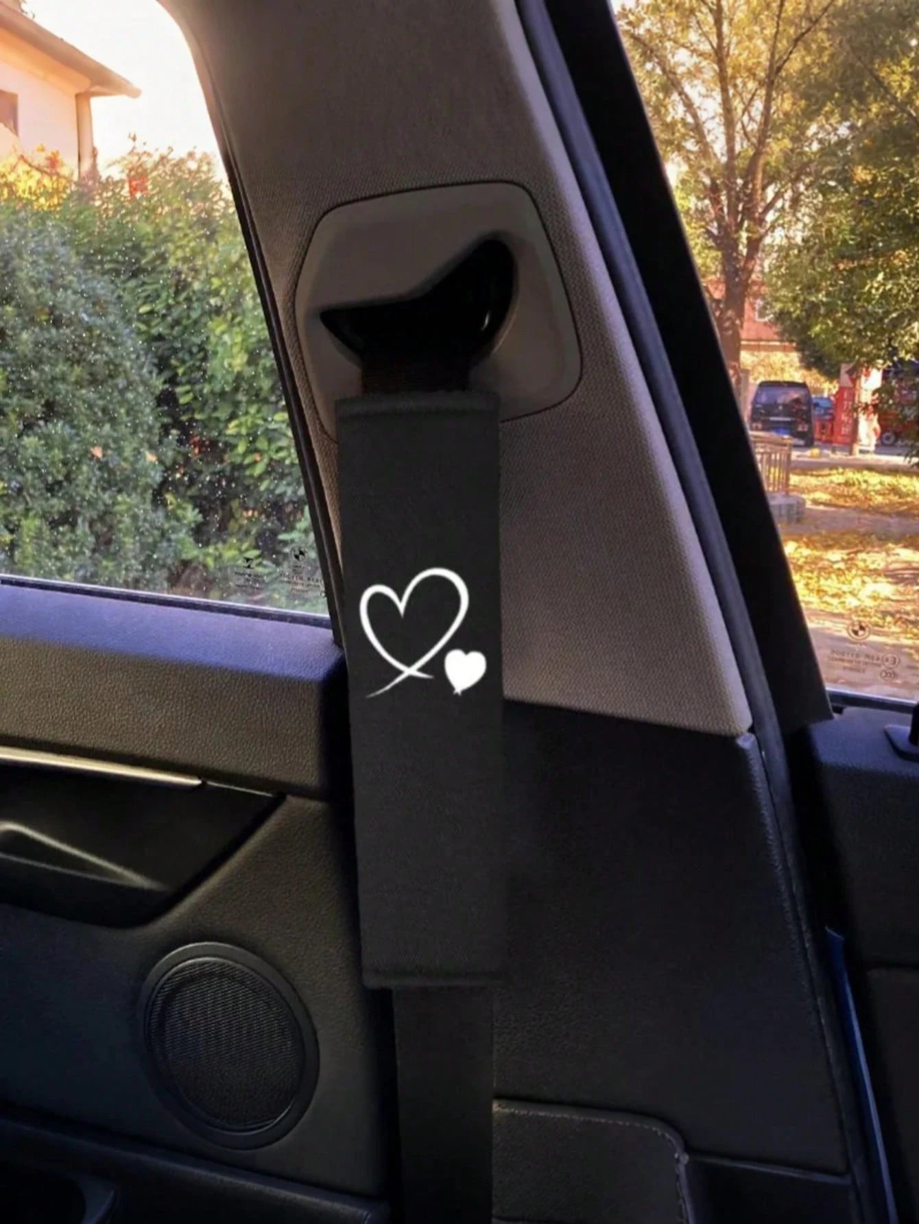 2pcs Heart Embroidered Car Seat Belt Shoulder Pads, Black Car Accessories, Soft Breathable Fabric, Enhance Interior Comfort, Upgrade Driving Experience, Fashion Design
