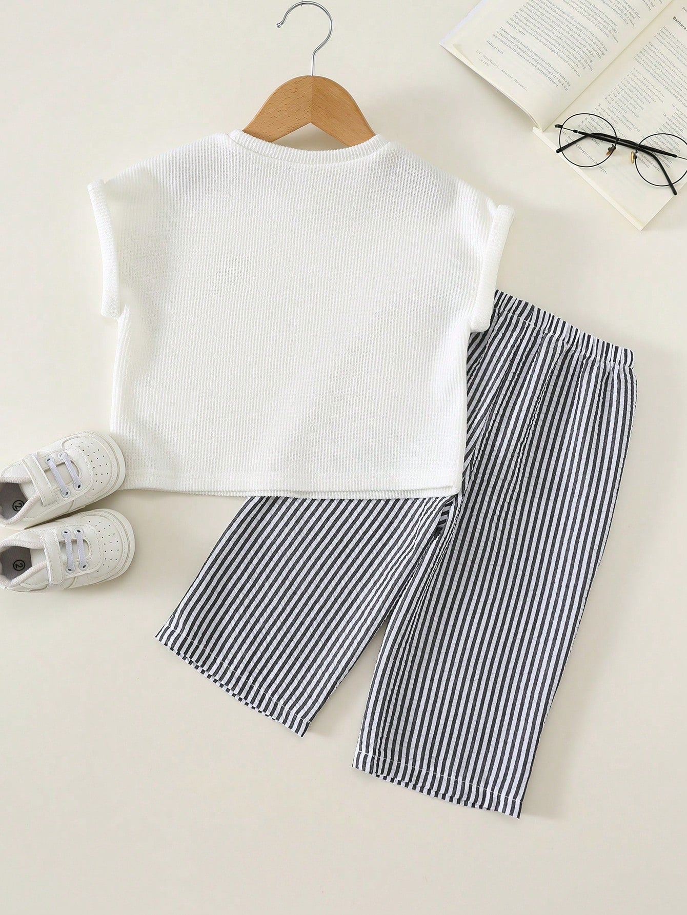 2pcs/Set Baby Boy Baby Girl Unisex Baby Clothes Summer Short Sleeve Letter T-Shirt Top & Flared Wide Leg Pants Outfit, Infant Set, Summer Set, Autumn Set, Holiday Set