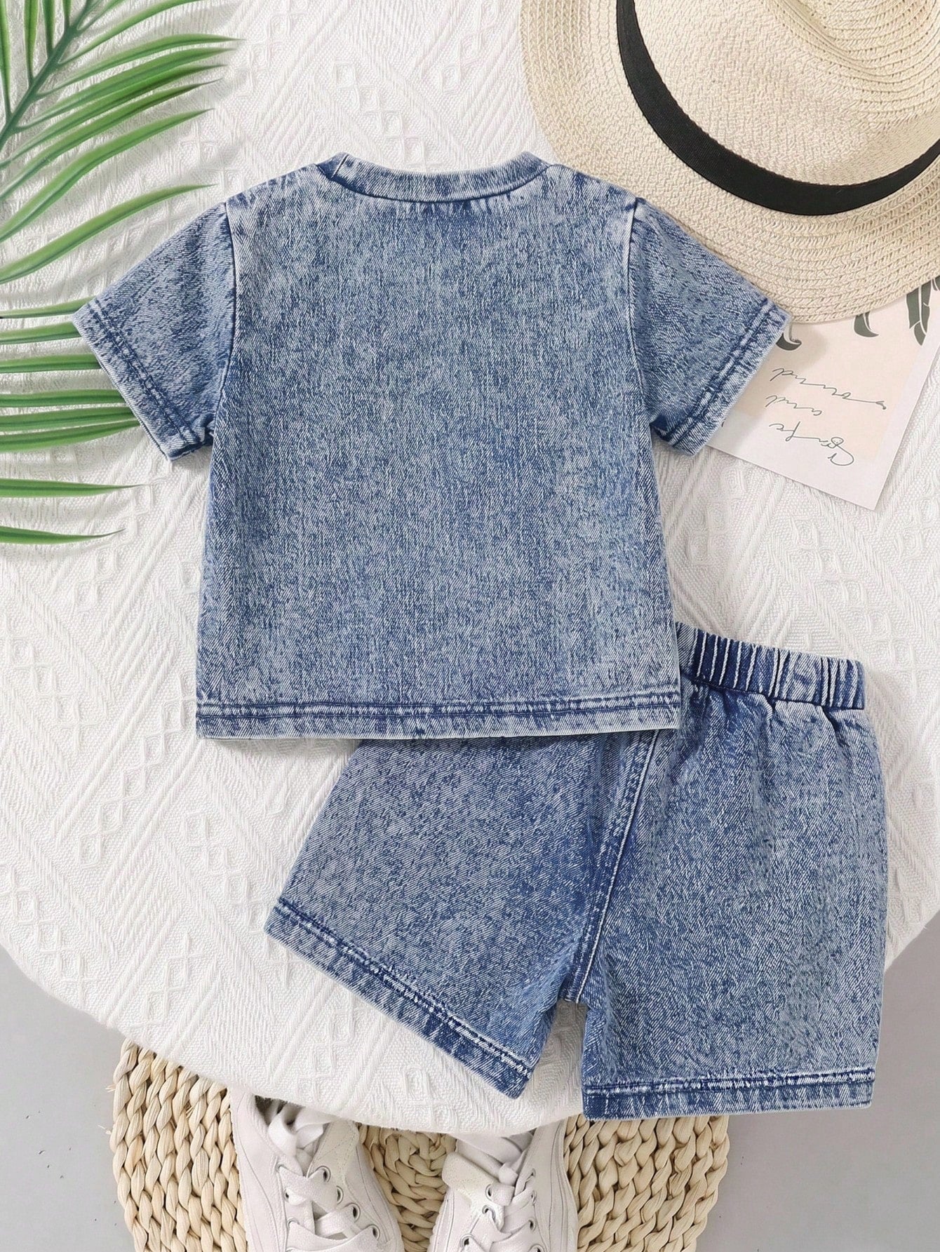 2pcs/Set Baby Boy New Fashion Casual Soft Cute Blue Knit Denim Loose Fit T-Shirt And Loose Fit Jeans Shorts Set Spring Summer,For Baby Boys Spring/Summer Dailywear Outfits,Boys Streetwear Outfit