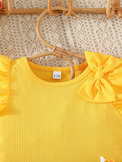 2pcs/Set Girls Summer Casual Outfit, Cap Sleeve Cute Bow Top Paired With Casual Bee Print Shorts, Toddler Baby Girl