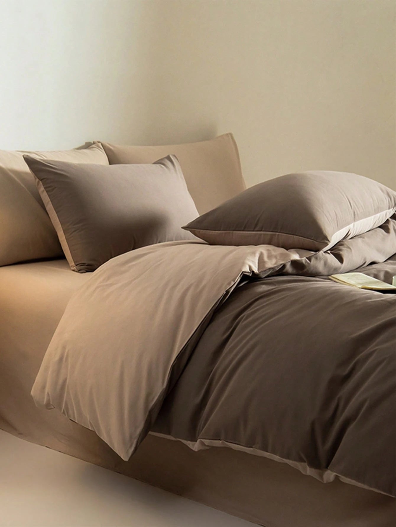 3pcs Coffee-Color Super Soft Reversible Duvet Cover Set, 1 Duvet Cover, 2 Pillow Shams, No Filler, Machine Washable