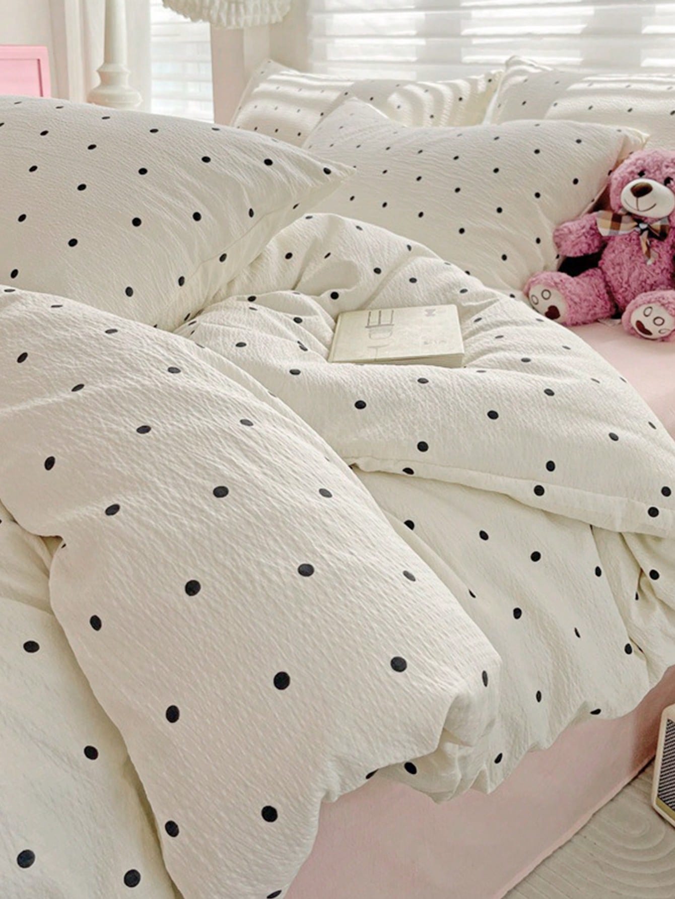 3pcs Polka Dot Bedding Set, Super Soft & Breathable, Premium Microfiber & Wrinkle-Resistant Fabric, All-Season Use. Machine Washable, Fade-Resistant, Anti-Pilling, Shrink-Proof And Wrinkle-Free. Simpl