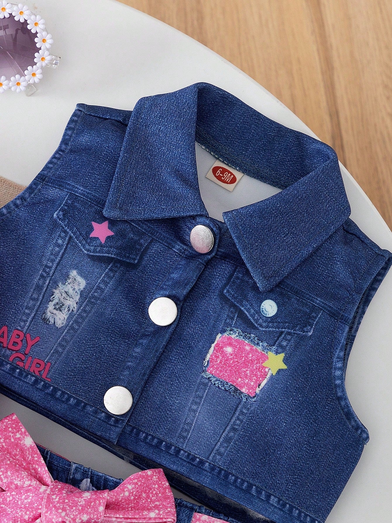 3pcs/Set Baby Girls' Fashionable Casual Cartoon Print Top + Denim Effect Vest + Matching Denim Effect Pants + Belt