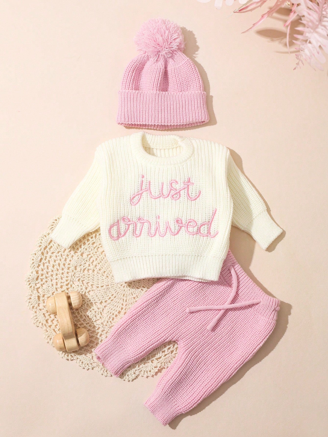 3Pcs Set Baby Hospital Arrival Announcement Outfit White Autumn Funny Graphic Baby Shower Newborn Photo Shoot Props Knitted Tops And Pants With Hat