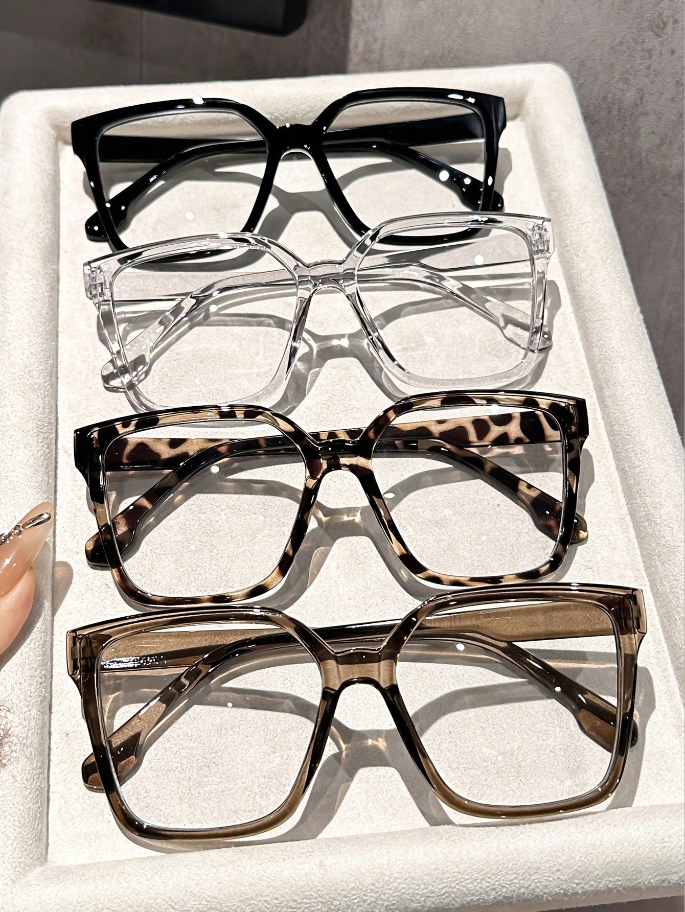 4-Piece Blue Light Glasses Women Set| Unisex Minimalist Style| Ideal For Reading & Computer Use| Multiple Color Combinations| Stylish Fashion Accessories For All Occasions Large-Frame Glasses