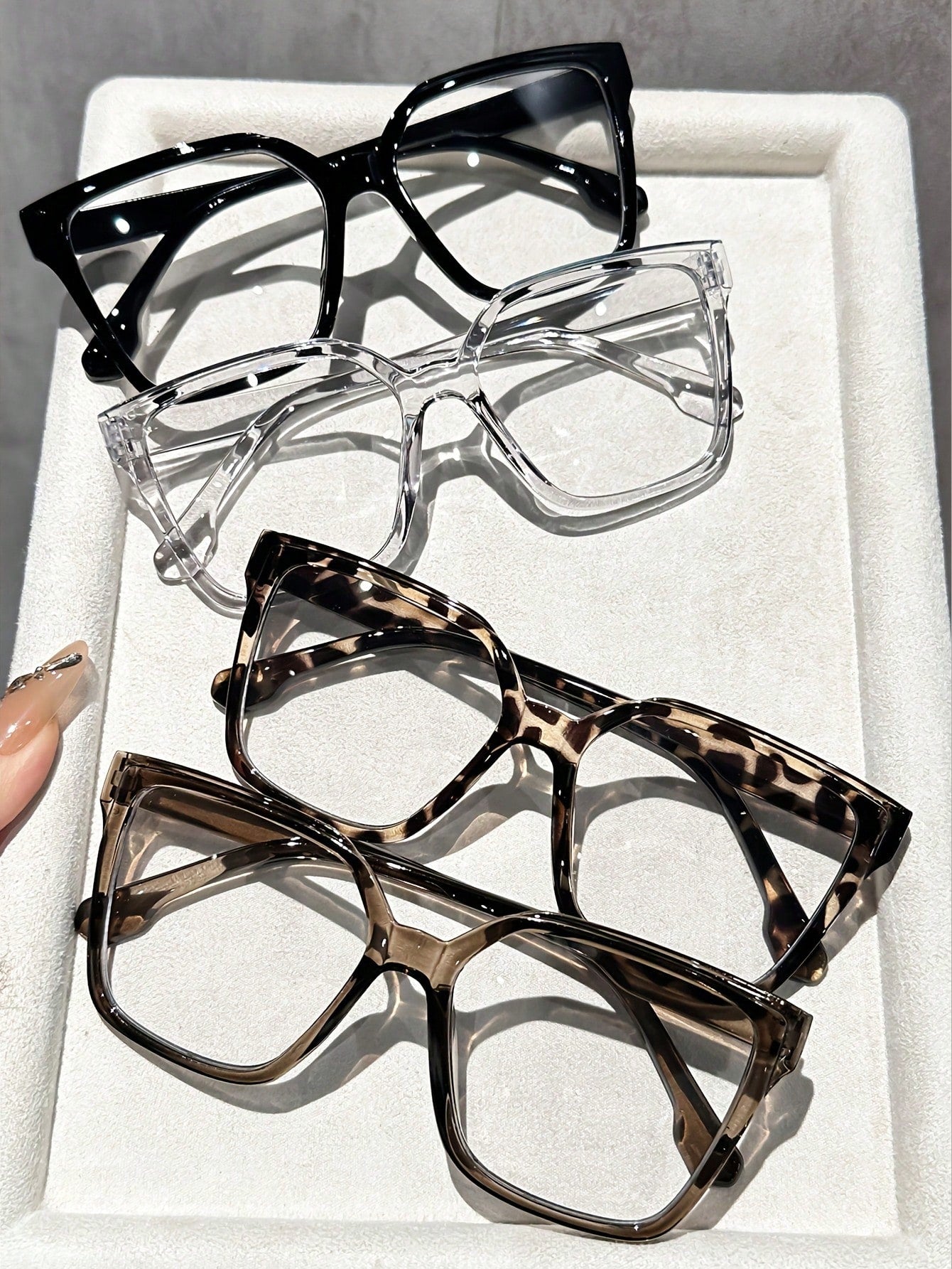 4-Piece Blue Light Glasses Women Set| Unisex Minimalist Style| Ideal For Reading & Computer Use| Multiple Color Combinations| Stylish Fashion Accessories For All Occasions Large-Frame Glasses