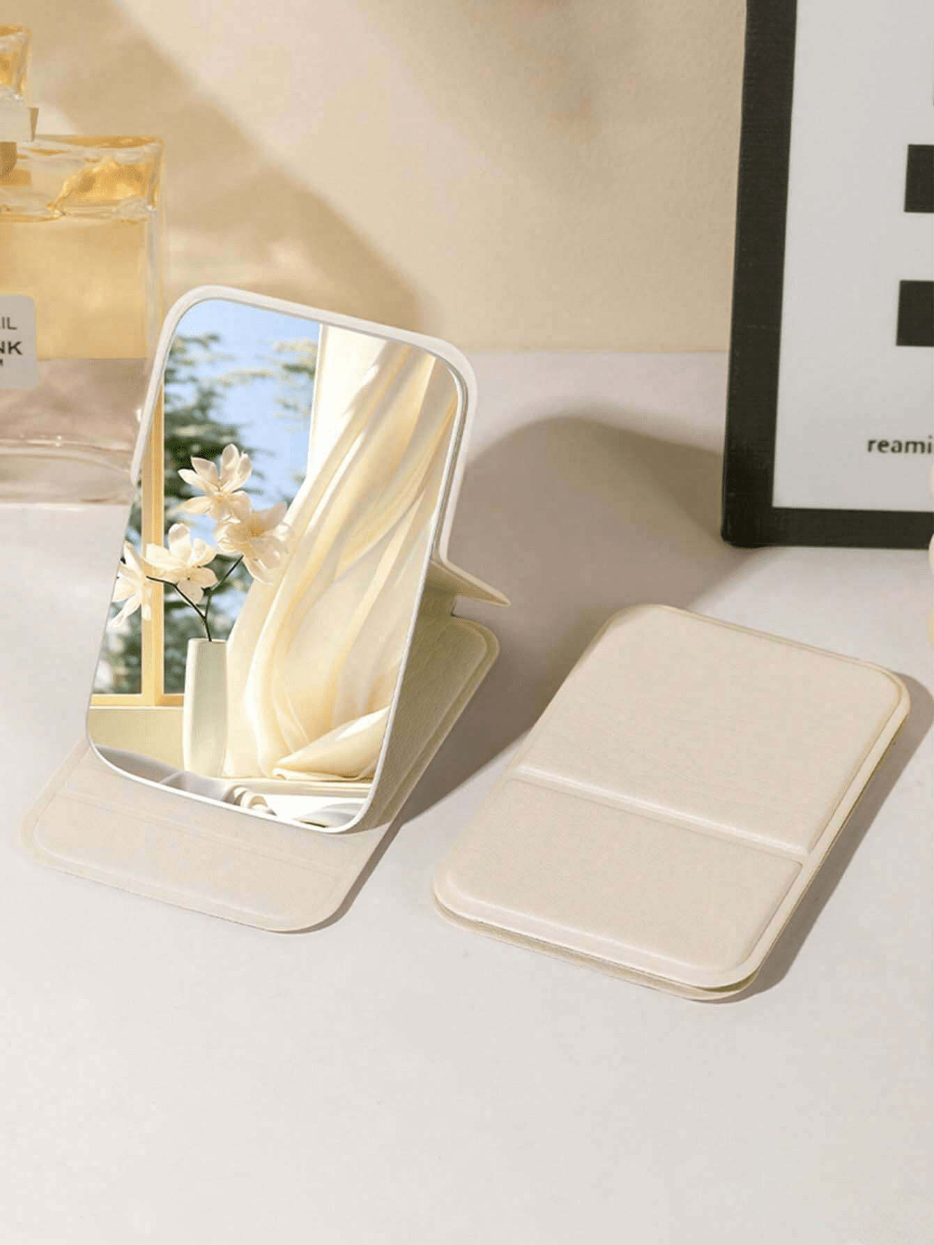 4pcs Folding Makeup Mirror, Portable Handheld Mirror, Minimalist, Suitable For Dorm Desk, Room Decor, Vanity, Bedroom, Makeup Accessories, Mini Mirror, Christmas Gift, Cosmetics, Makeup Tools, Women G