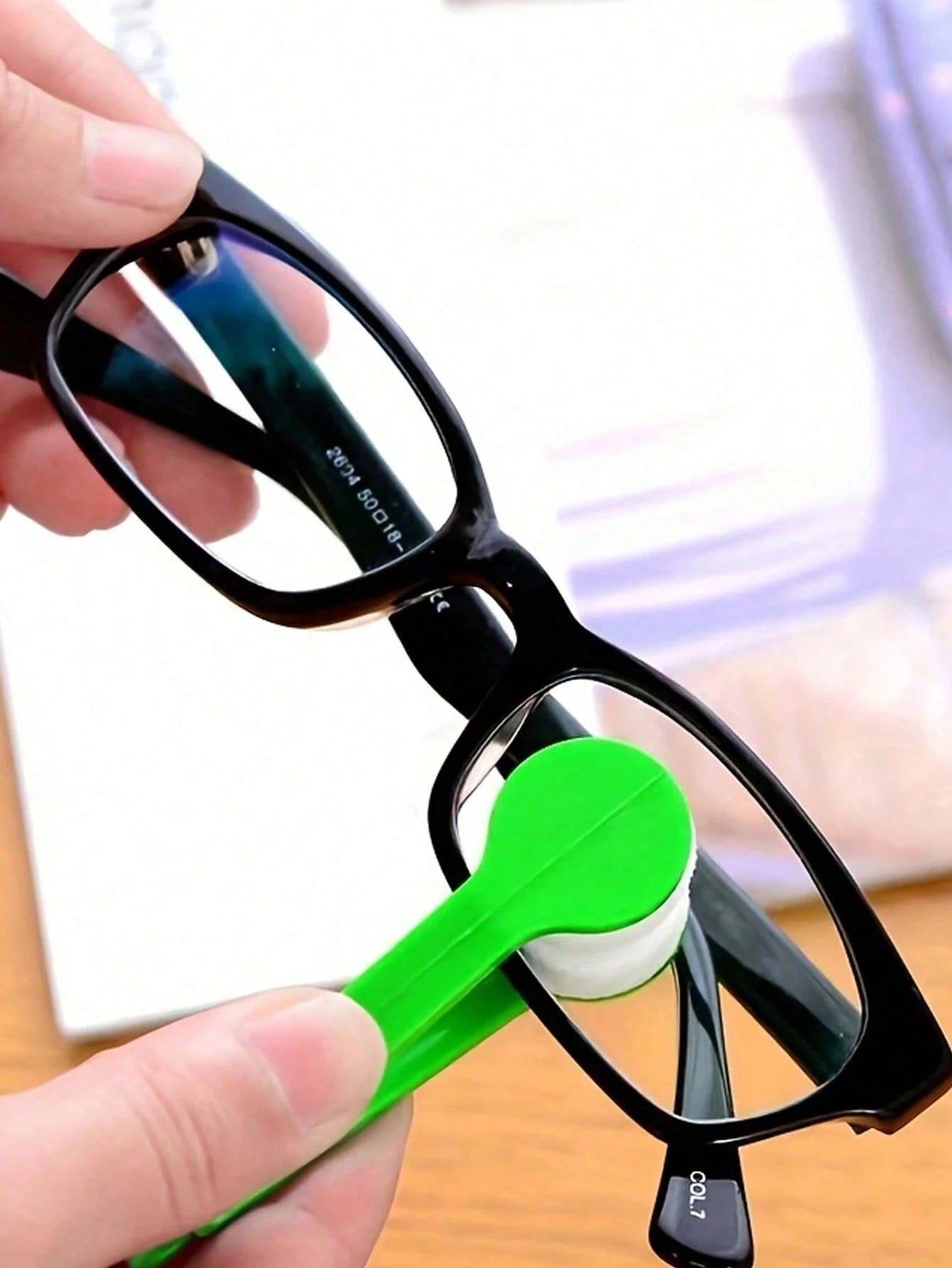 4pcs Super Soft Fiber Glasses Cleaning Brush, Microfiber Glasses Cleaning Cloth Soft Brush Cleaning Tool, Mini Microfiber Glasses Cleaner Clip, Compact Multifunctional Sunglasses Cleaning Kit, Streak