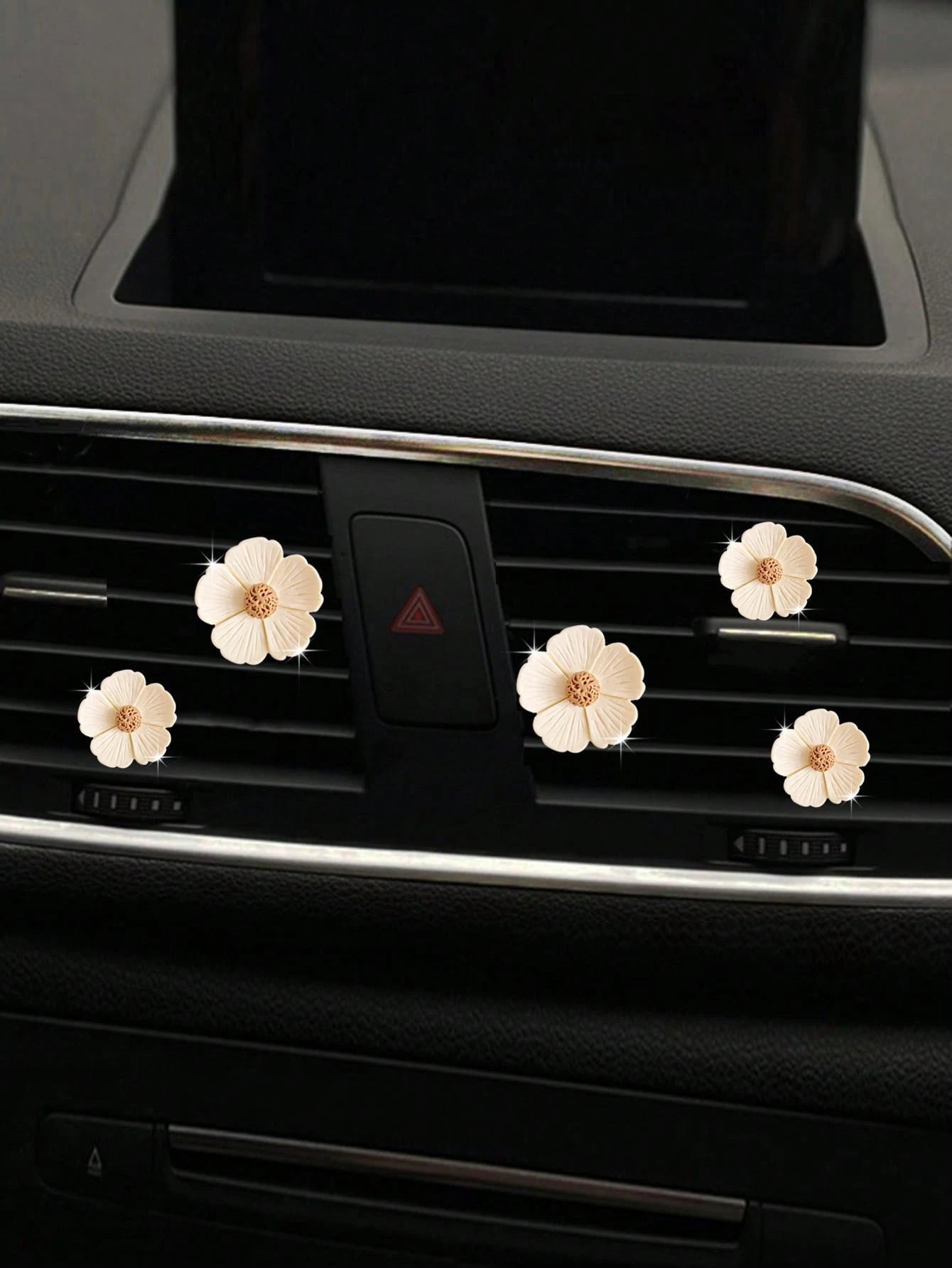 5pcs Cute Daisy Five-Petal Flower Car Air Vent Fragrance Clip Interior Flower Freshener Car Aromatherapy Decorative Accessories
