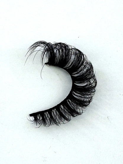 7 Pairs/Pack DD Curl Russian False Eyelashes, Dense & Curly, Create Cat Eye Makeup Effect, Delicate 8D Dense False Lashes, Enhance Eye Contour, Elongate & Thicken Lash Line, Achieve Refined Makeup Loo