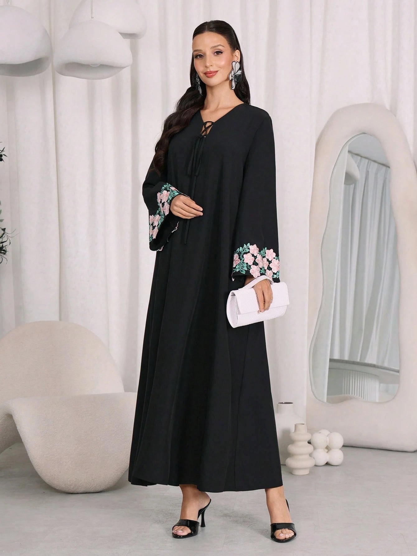 Al Najma V-Neck Long Sleeve Loose Fit Women's Arabian Dress