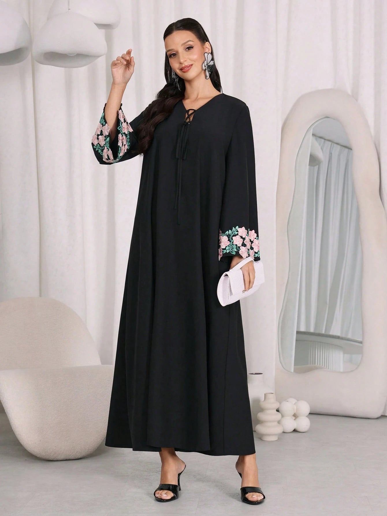Al Najma V-Neck Long Sleeve Loose Fit Women's Arabian Dress