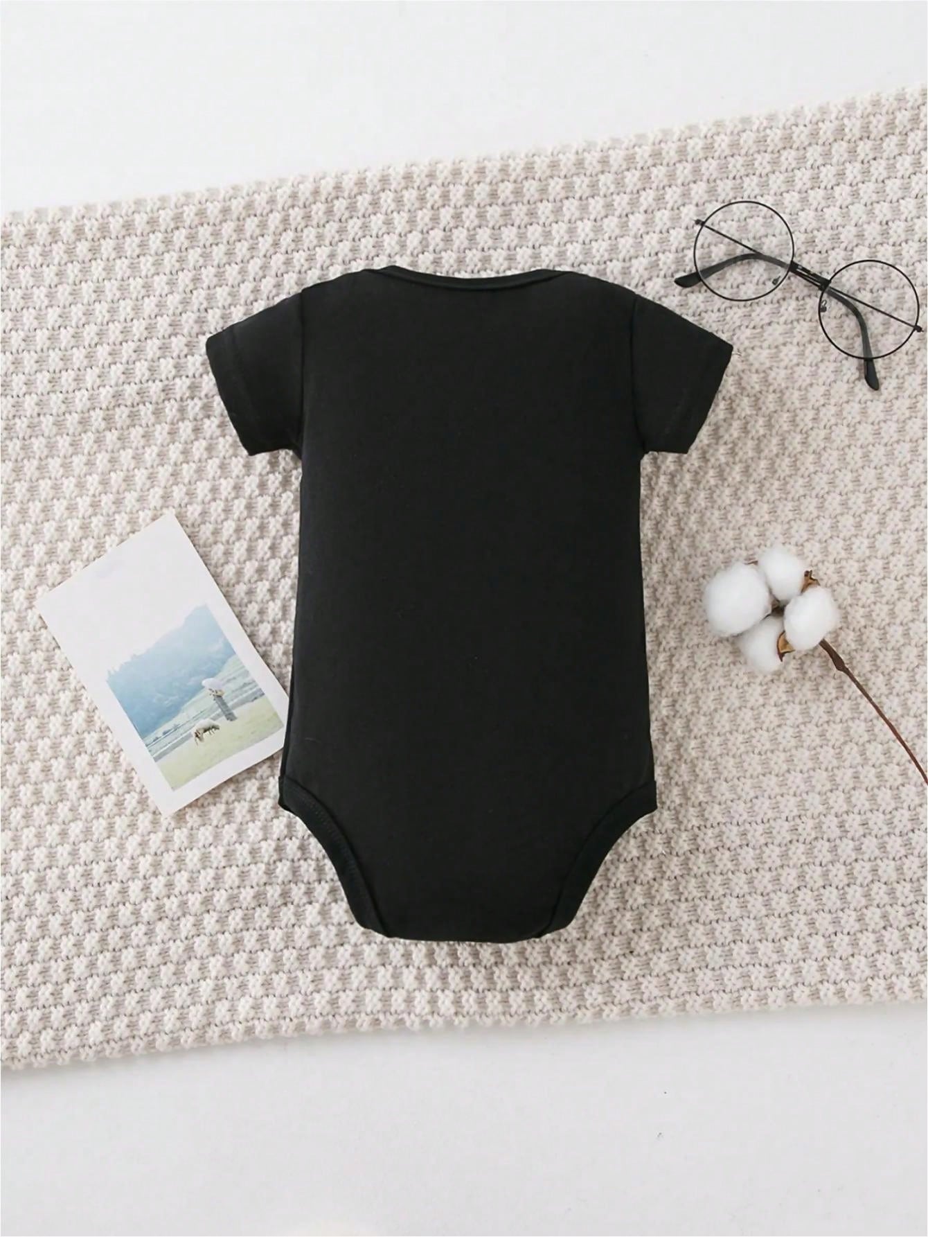 AYJK7 I'M MY DADDY'S LITTLE MEN AND MY MUMMY'S BOY Print Funny Newborn Clothes 100% Cotton Triangle Jumpsuit, Casual Comfortable Short Sleeve Baby Romper
﻿