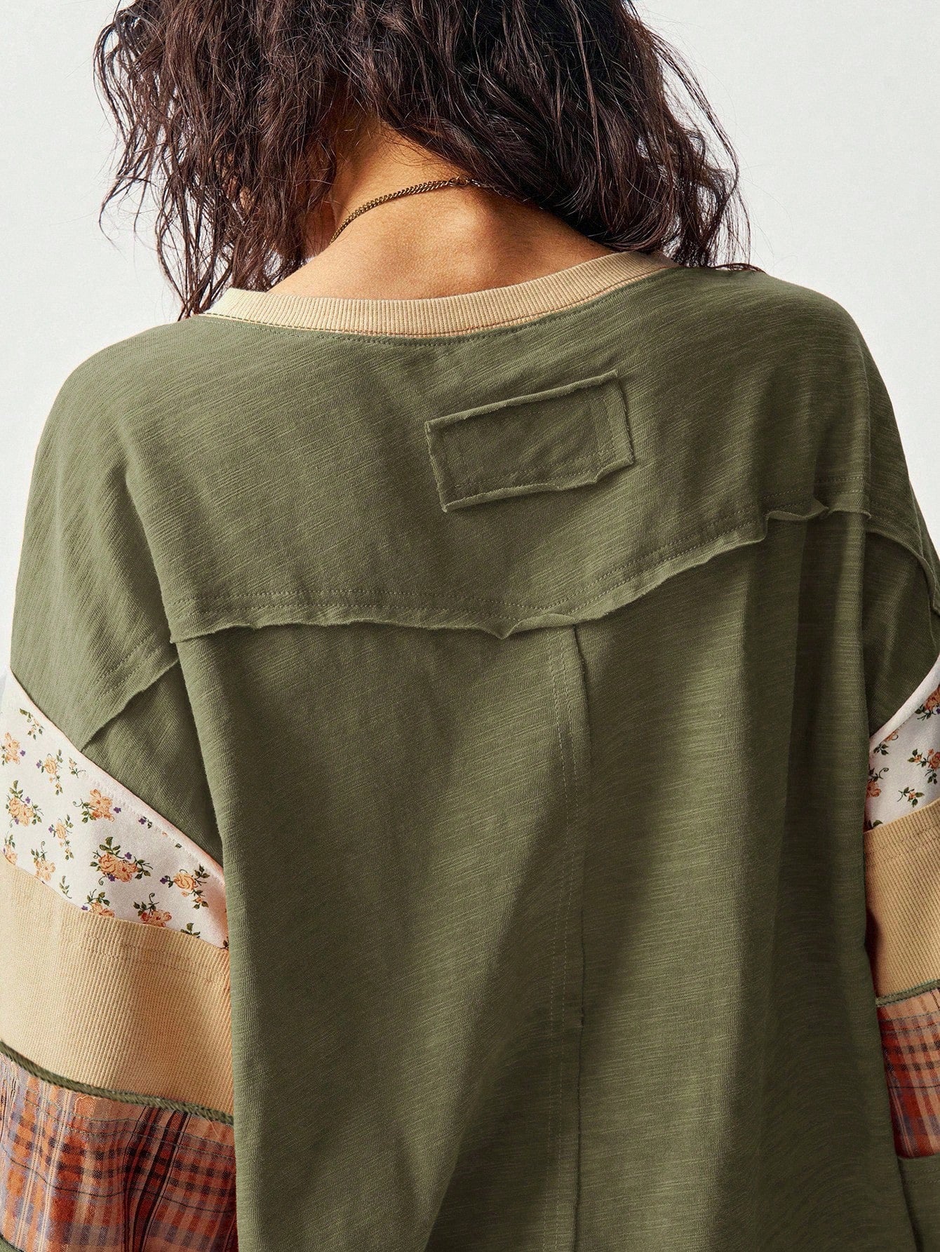 Bohemela Plus Size Women Patchwork Floral Plaid Print Round Neck Drop Shoulder Long Sleeve Casual Eleganza Boho Loose T-Shirt Army Green Autumn Vacation