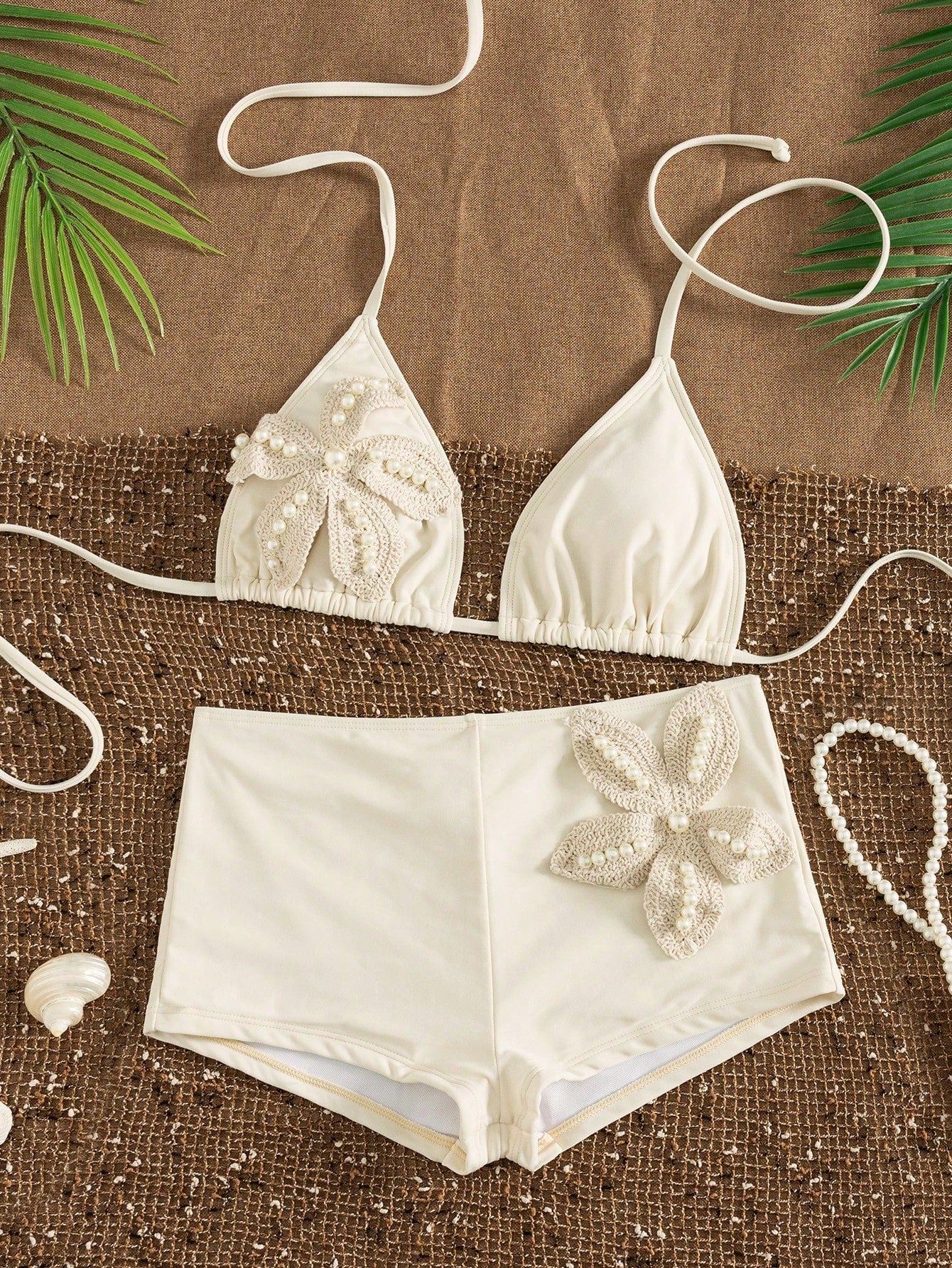 Bonvoyette Elegant White Shell Flower High Waist Shorts Surf Suit Set, Summer Beach Seaside Party Vacation Swimwear Set