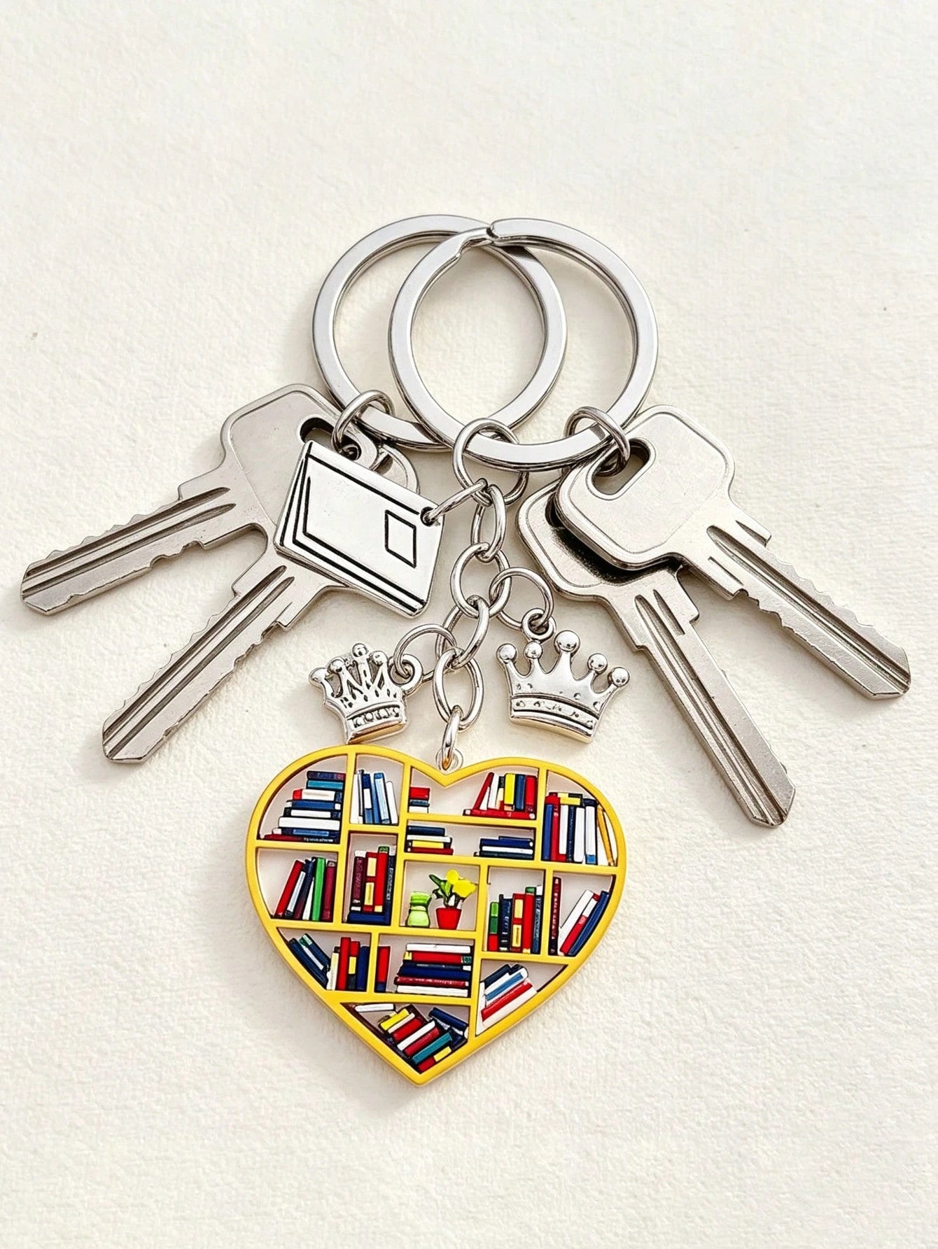 Campus Element Heart And Book Shaped Keychain, Multi-Functional Backpack Bag Charm Car Key Pendant Decoration, Ideal Gift For Book Lovers, Cute Decorative Hanging Ornament For Bags And Home Decor, Sui