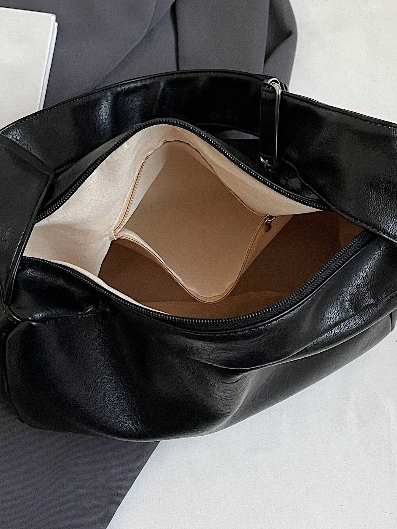 Casual Fashion Men's Minimalist Crossbody Bag With Wide Strap, Square Shape, Single Compartment, For Daily Commute And Travel