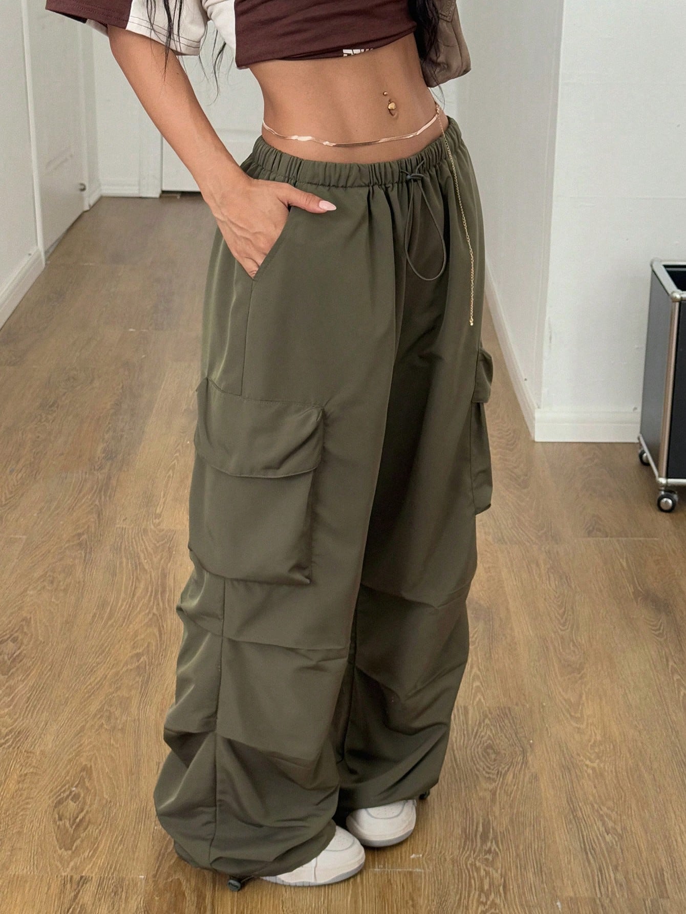 Coolane Women's Summer Streetwear Boyfriend Athleisure Grunge Sportswear Vintage Western Wear Y2K Low Rise Parachute Army Green Cargo Pants