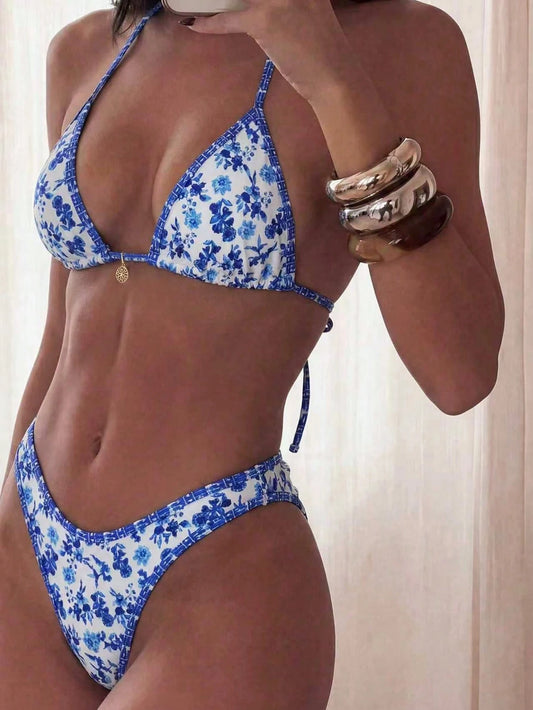 Costavie Women White And Blue Floral Bikini Set,Boho Ditsy Floral 2 Pieces Swimwear For Summer Holiday,Pool Party,Beach Vacation Travel Resort Wear,Holiday