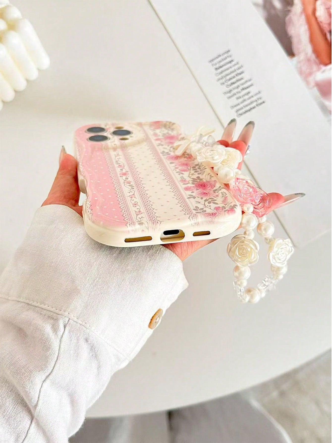 Creamy Pink Lace Floral Painted With Chain White Anti-Drop Cartoon Phone Case Compatible With Ip14,Ip14pro,Ip14promaxip13,Ip13pro,Ip13promaxp11,Ip11promaxip12,Ip12pro,Ip12promanxipXRipXS,Ip15,Ip15pro
