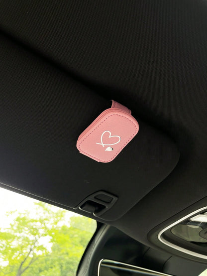 Creative Heart-Shaped Car Glasses Holder, PU Leather Magnetic Fashion Glasses/Eyeglasses Storage Clip For Car Visor, Multifunctional Car Accessories