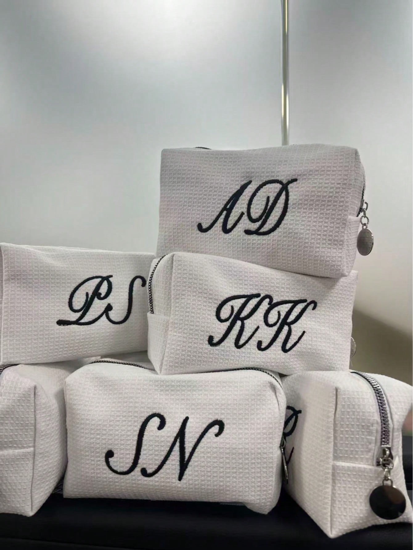 Customized Embroidered Makeup Organizer Pouch, Monogram Waffle Makeup Bag, Graduation Gift, Bridesmaid Gift, Toiletry Bag, Travel & Business, Text Or Logo For Corporate Gifts & Team Building, Travel O
