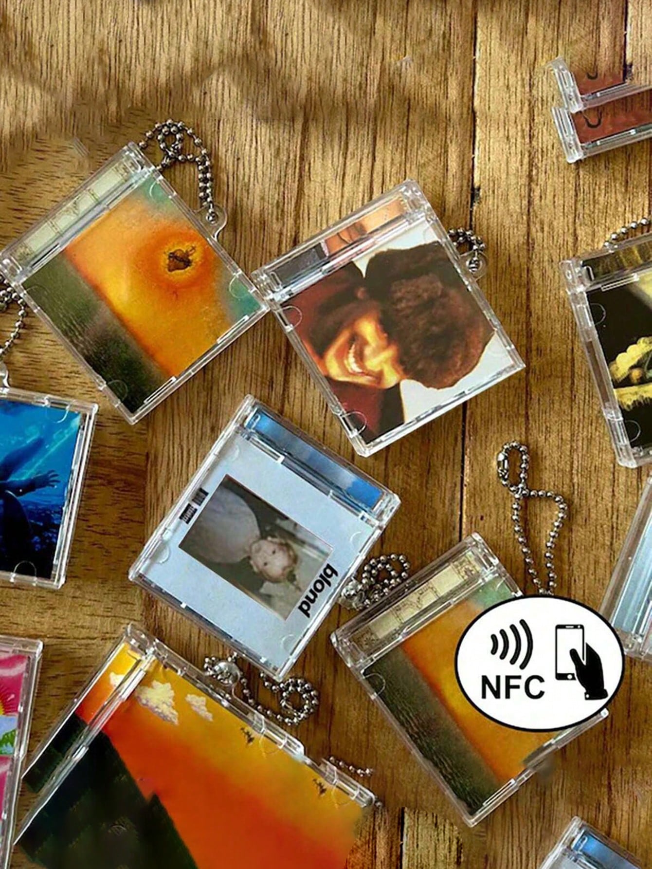 Customized Mini CD Bag Charm Keychain With NFC Function/Personalized Music Gift- Vintage Style/Spotify Mini CD Keychain/Christmas Gift/Customized Gift/Bag Accessory, Multi-Functional, Lightweight, Ve