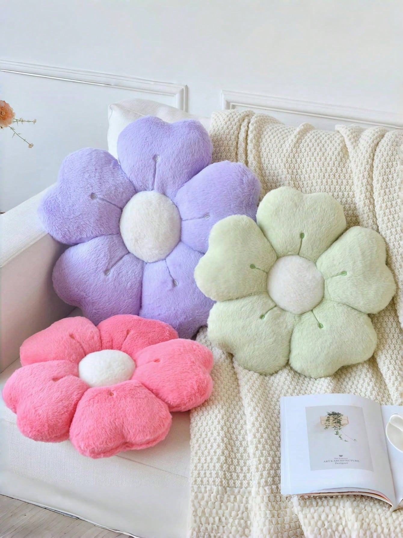 Cute Daisy Flower Plush Throw Pillow, Soft Faux Fur Cushion, Suitable For Sofa, Bedroom And Living Room, Perfect For Christmas And New Year Home Decor, Also An Excellent Christmas Gift For Family And