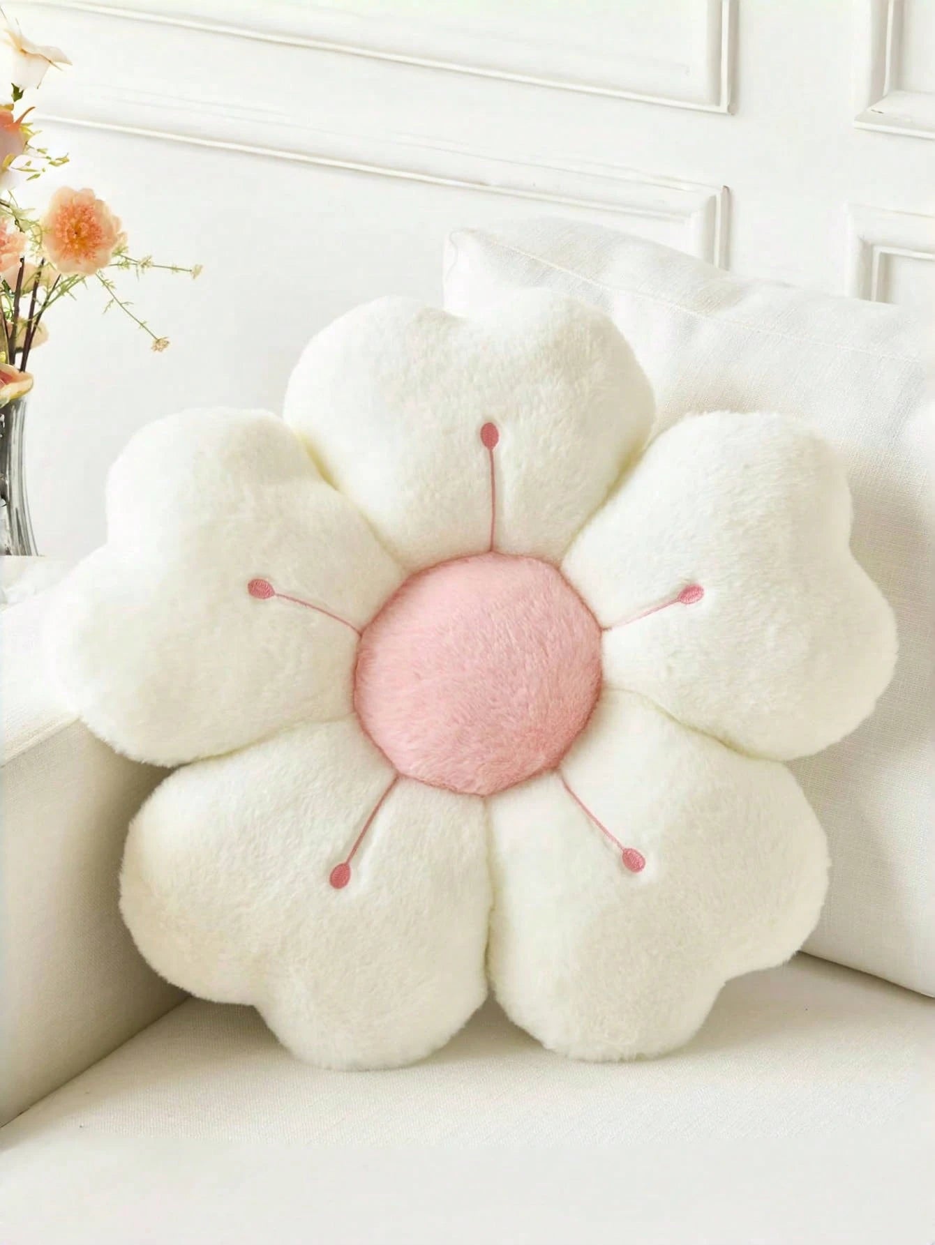 Cute Daisy Flower Plush Throw Pillow, Soft Faux Fur Cushion, Suitable For Sofa, Bedroom And Living Room, Perfect For Christmas And New Year Home Decor, Also An Excellent Christmas Gift For Family And