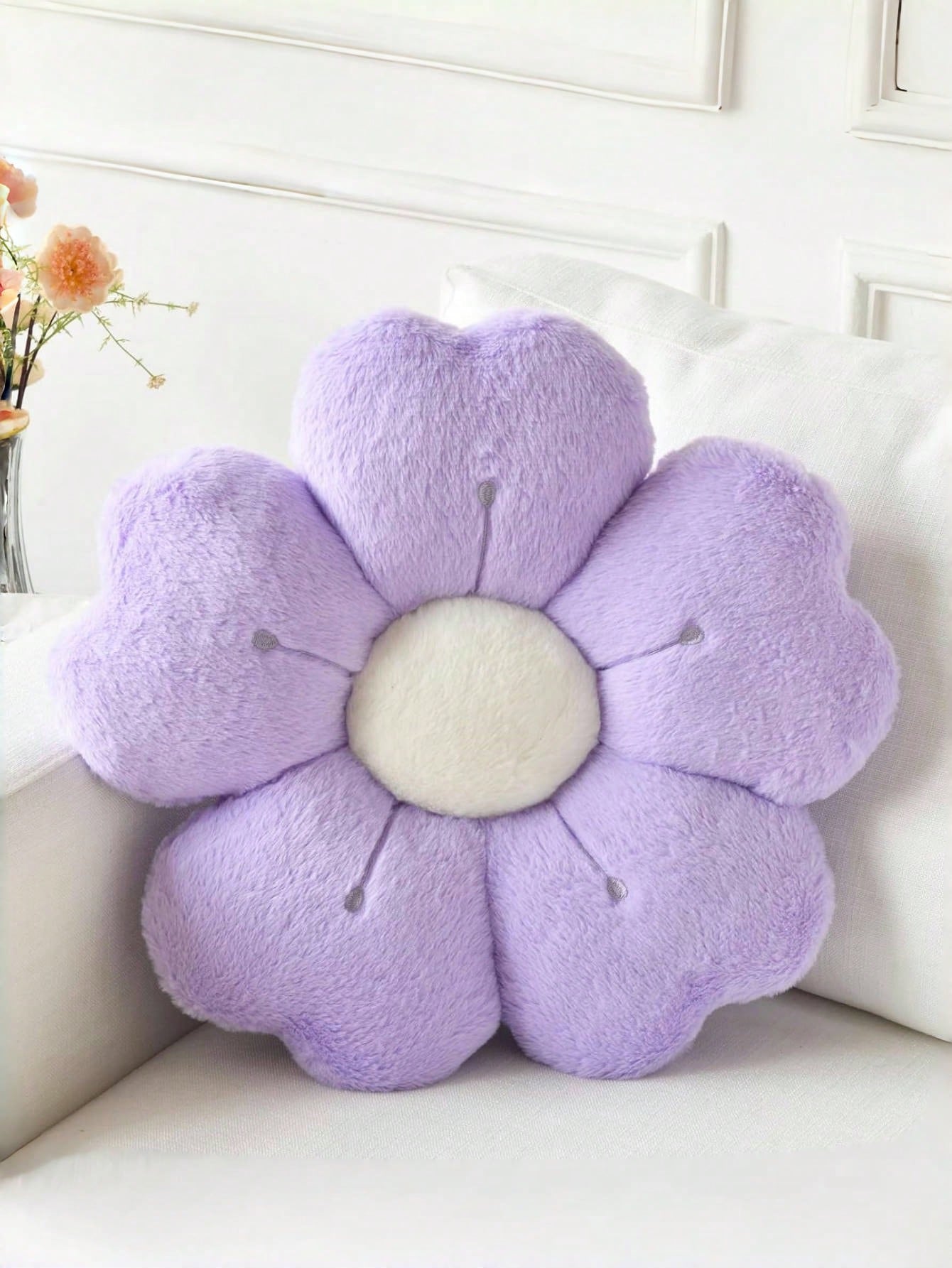 Cute Daisy Flower Plush Throw Pillow, Soft Faux Fur Cushion, Suitable For Sofa, Bedroom And Living Room, Perfect For Christmas And New Year Home Decor, Also An Excellent Christmas Gift For Family And