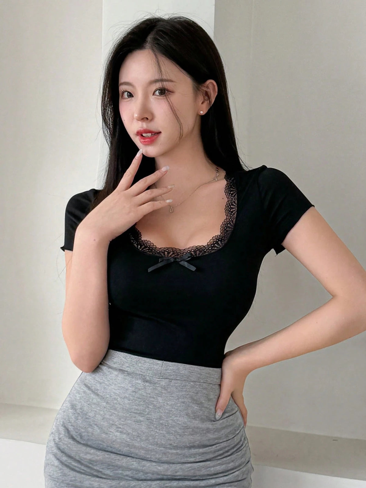 DAZY Women Summer Slim Fit Short Sleeve T-Shirt With Contrast Lace And Bow Decoration Going Out Tops Cute Tops