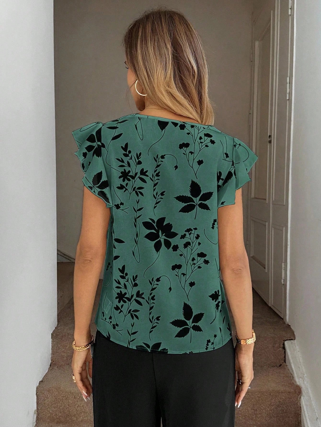 Easowa Spring Silhouette Flower Print Ruffle Hem Round Neck Women Blouse Cap Sleeve Tops For Summer Casual Top Floral